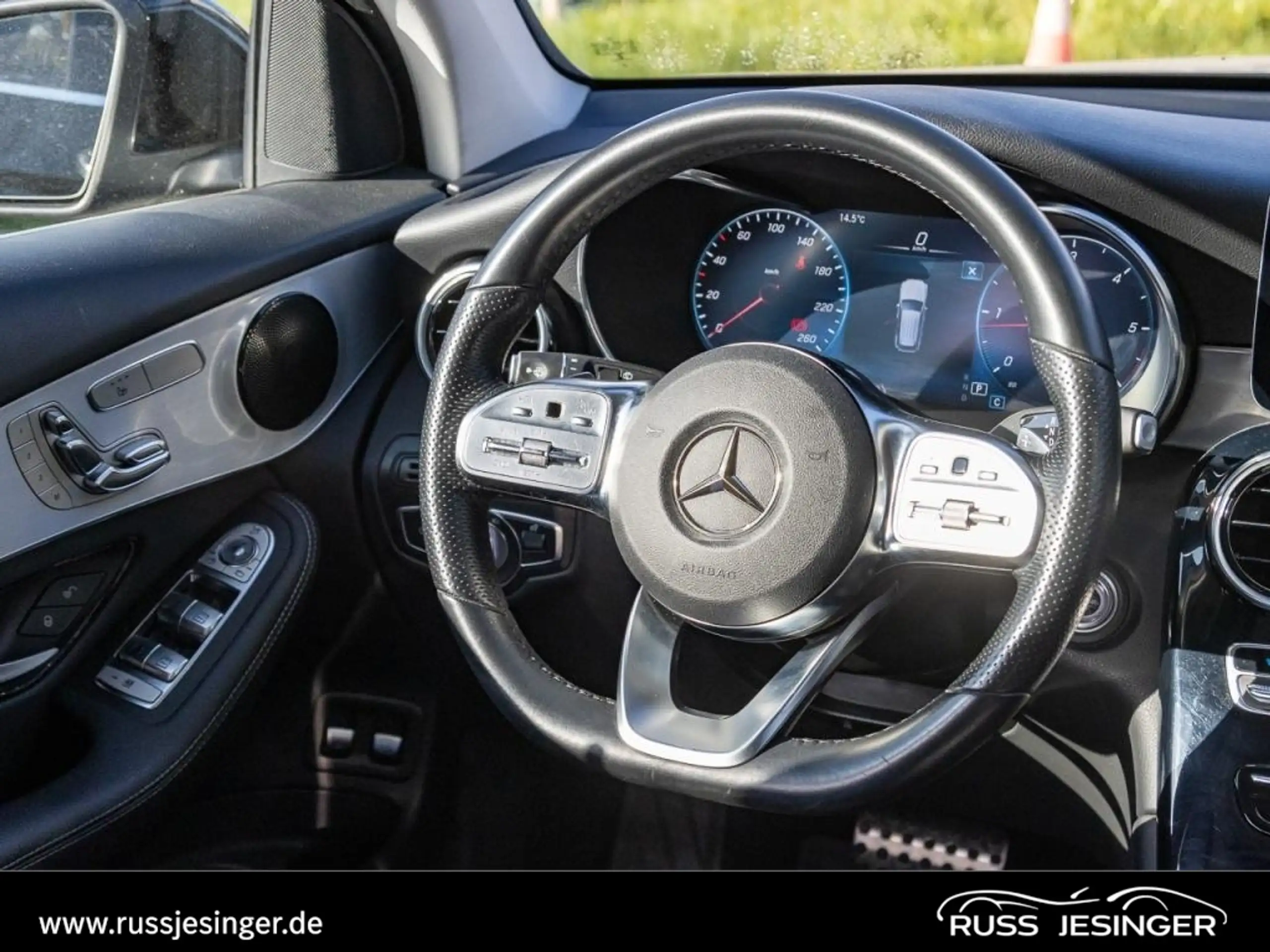 Mercedes-Benz - GLC 220