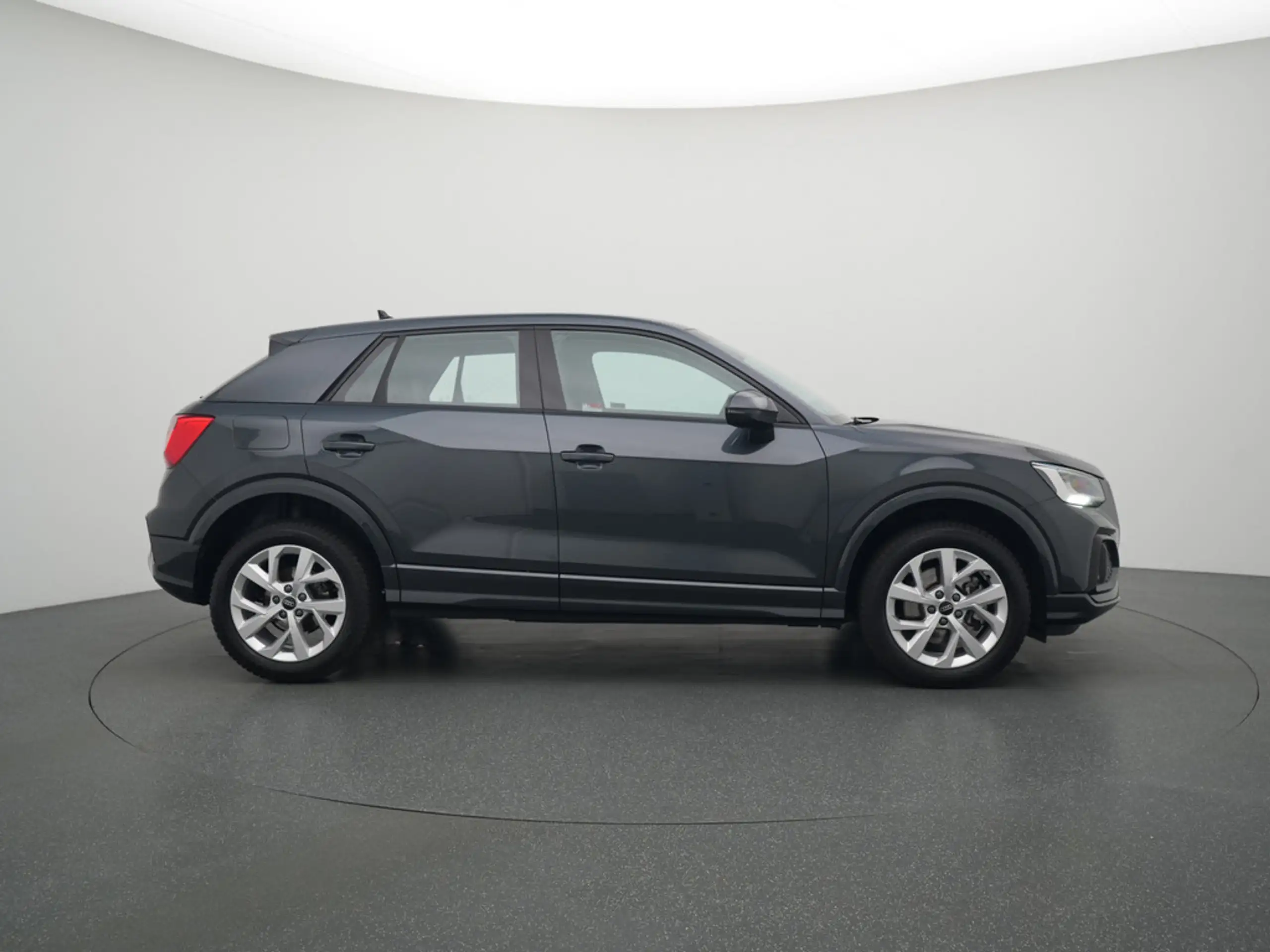 Audi - Q2