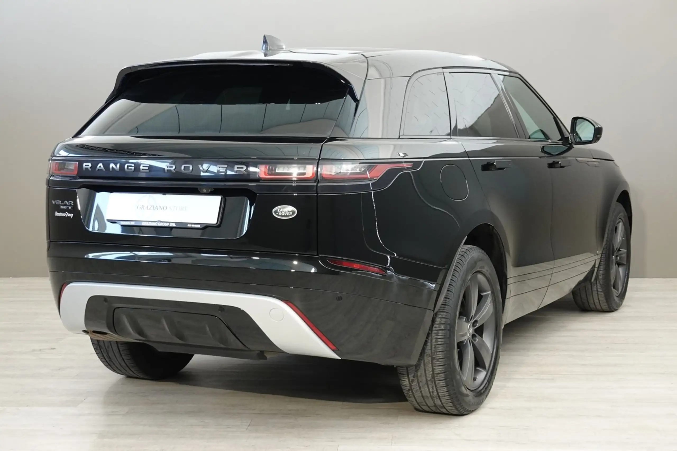 Land Rover - Range Rover Velar