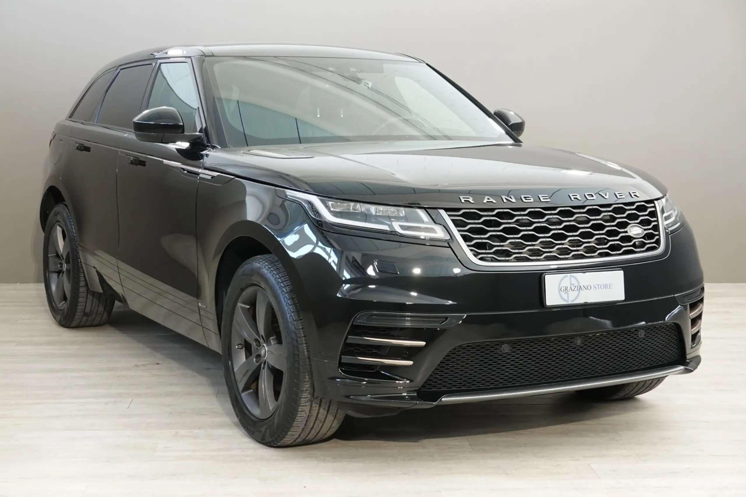 Land Rover - Range Rover Velar