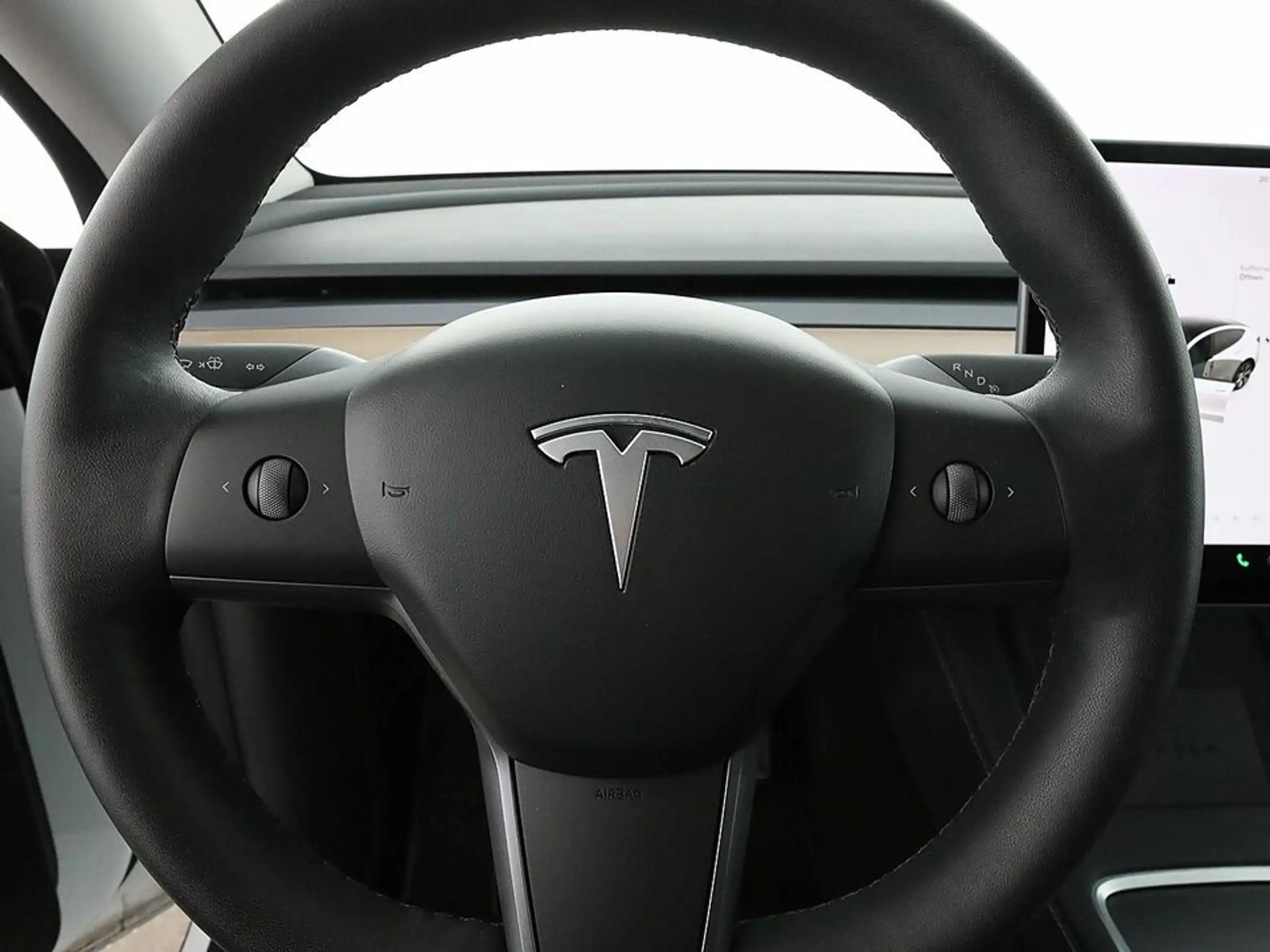 Tesla - Model Y