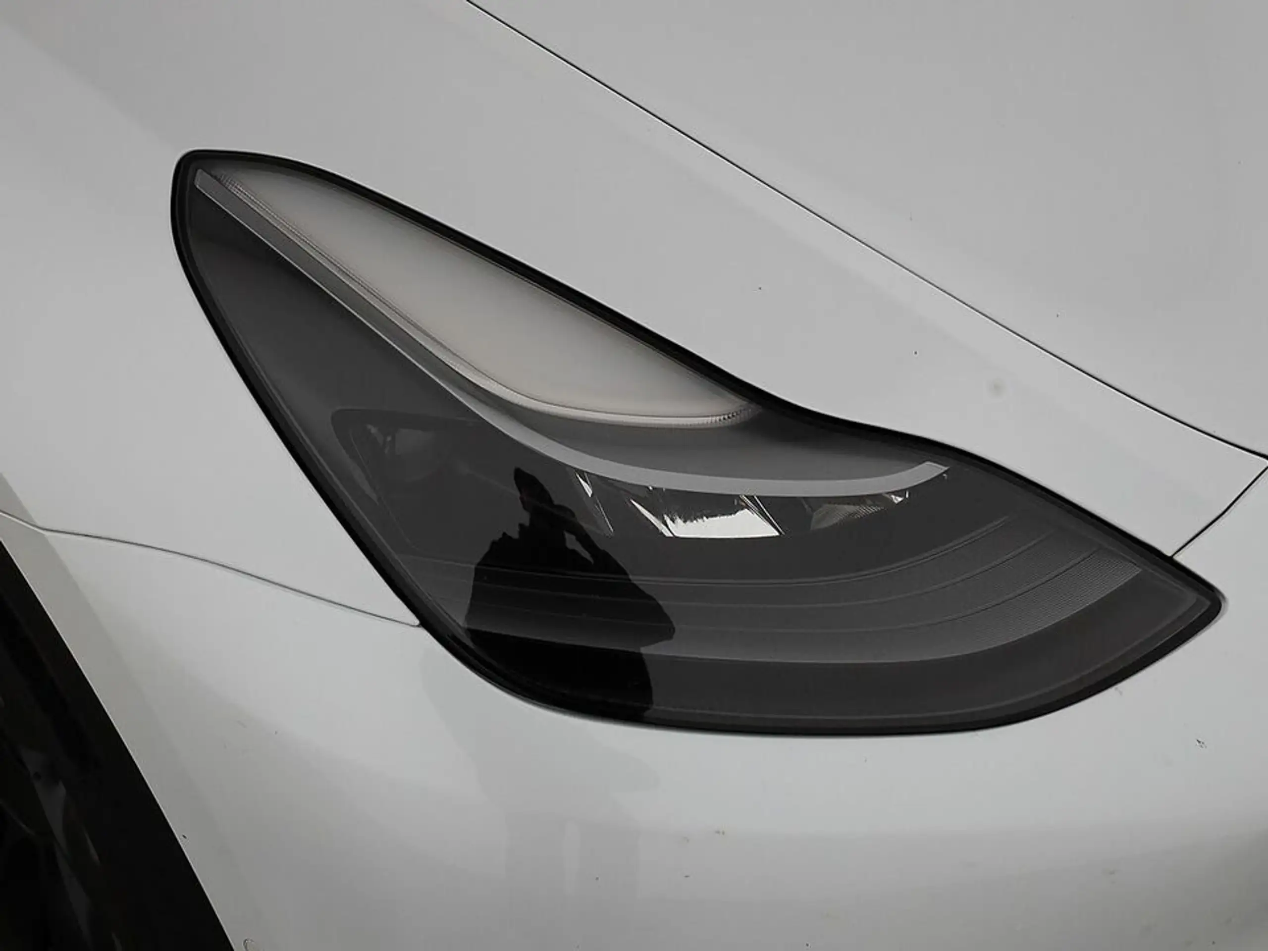 Tesla - Model Y