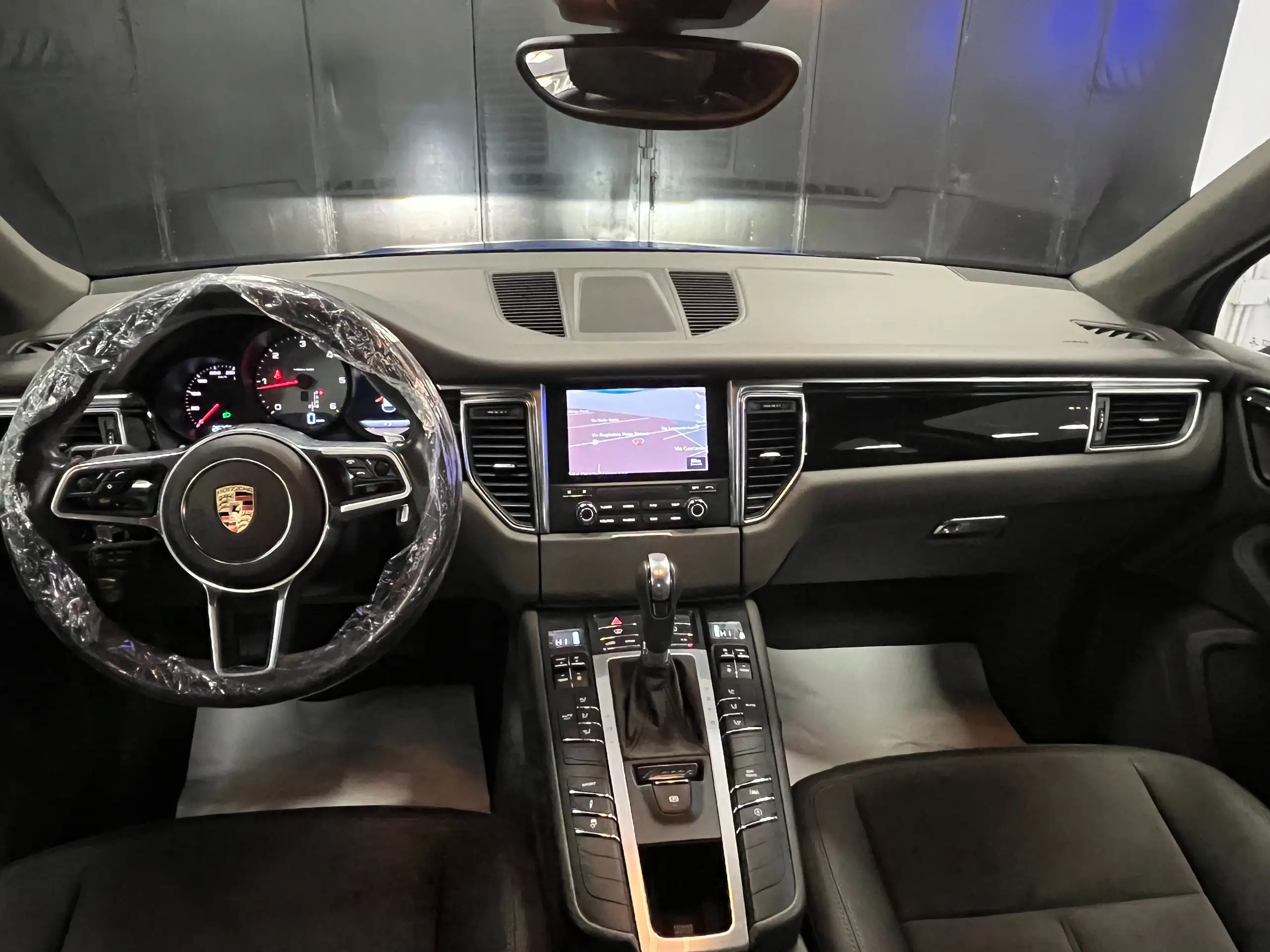 Porsche - Macan