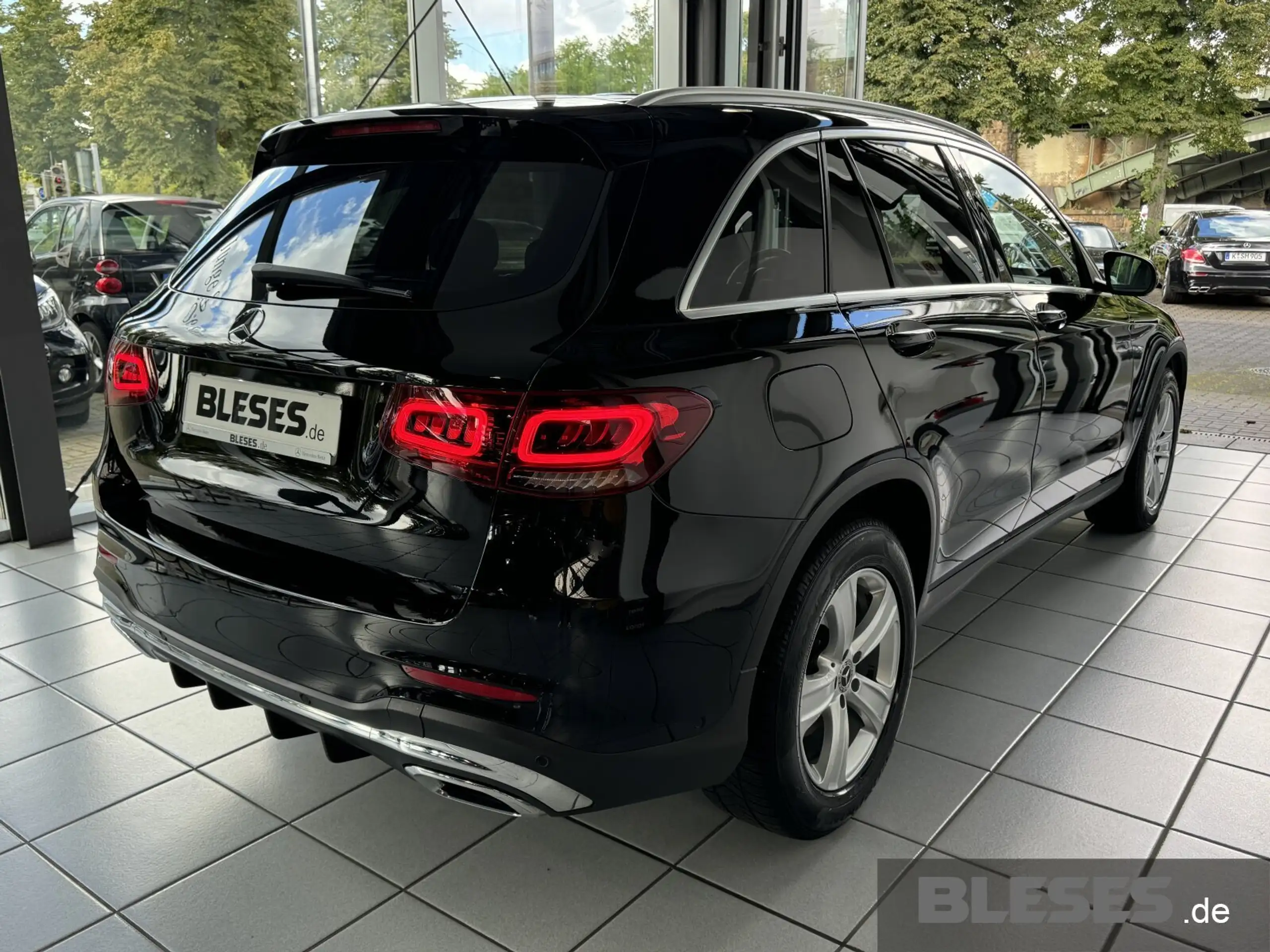 Mercedes-Benz - GLC 300