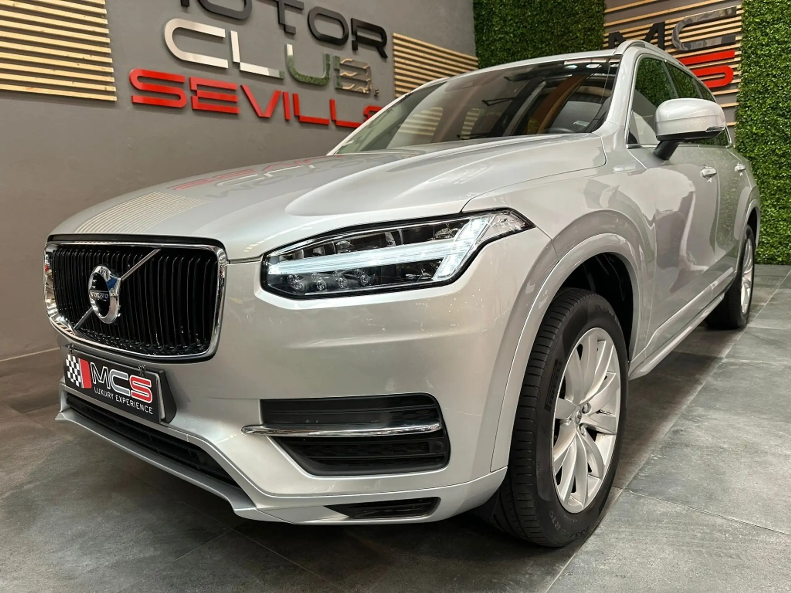 Volvo - XC90