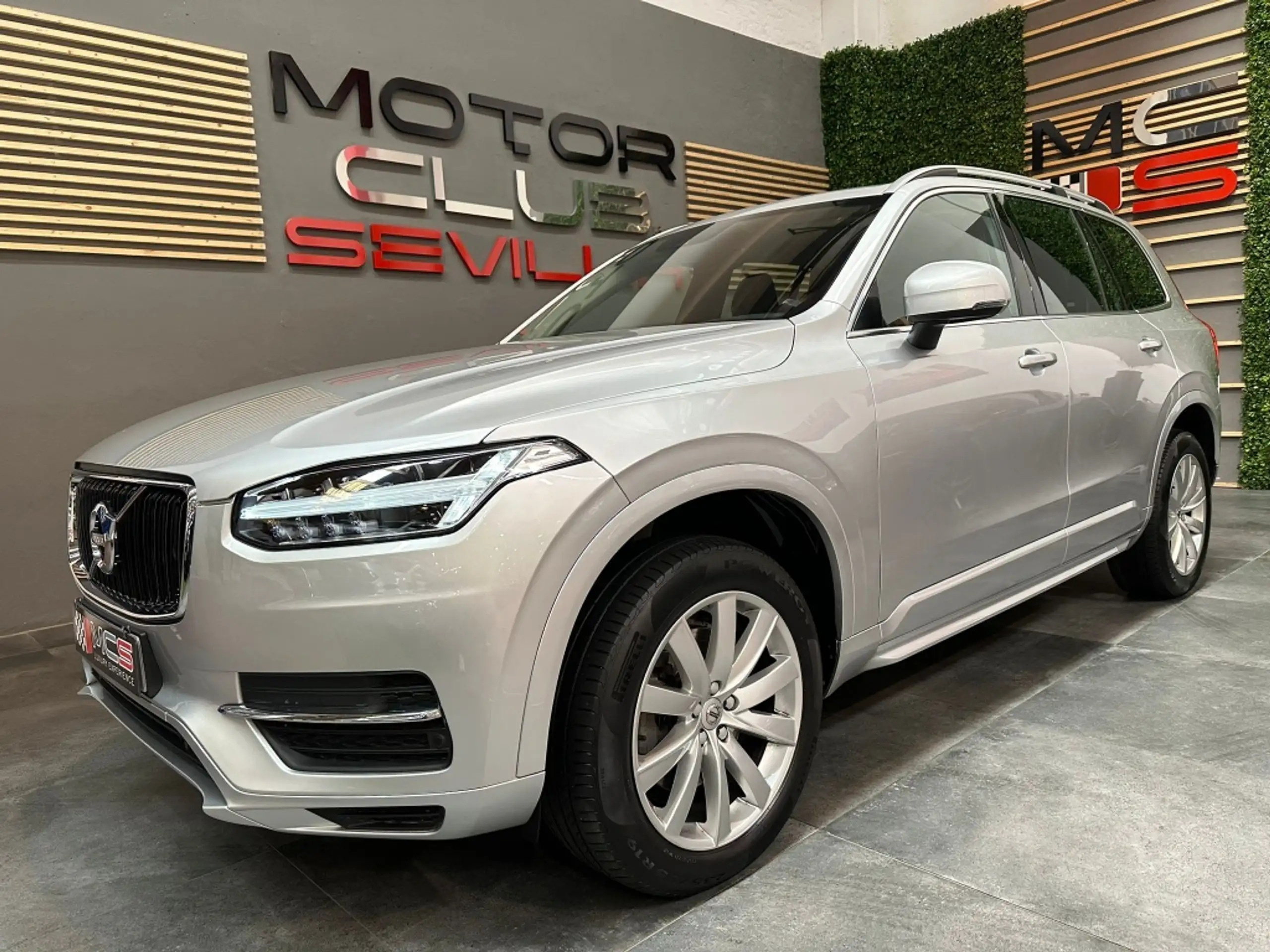 Volvo - XC90