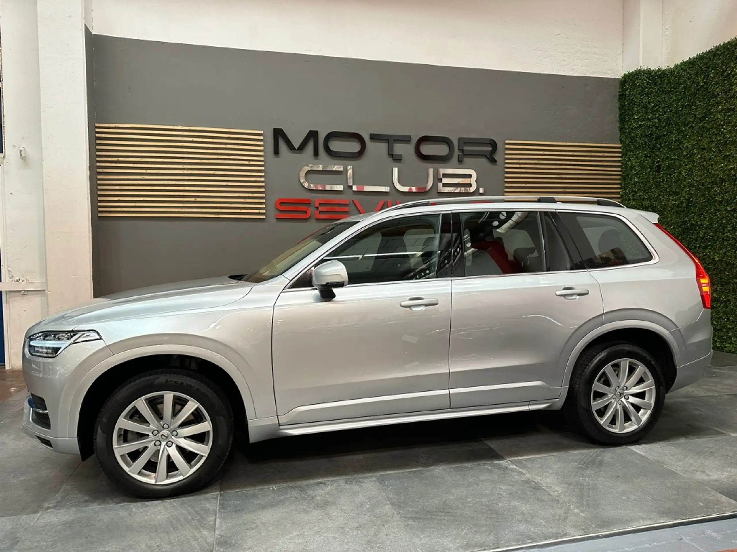 Volvo - XC90