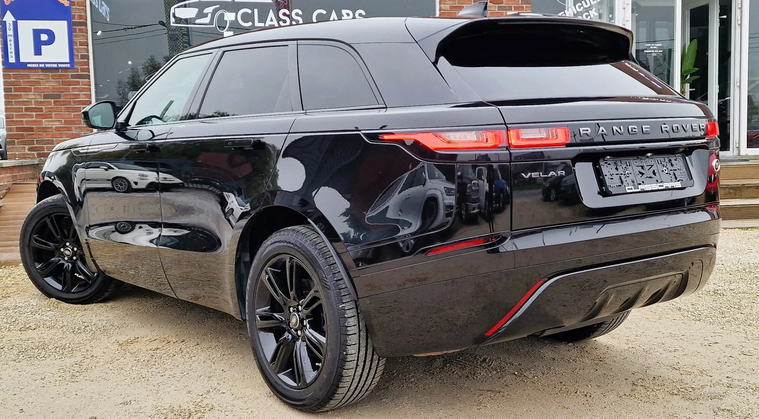 Land Rover - Range Rover Velar