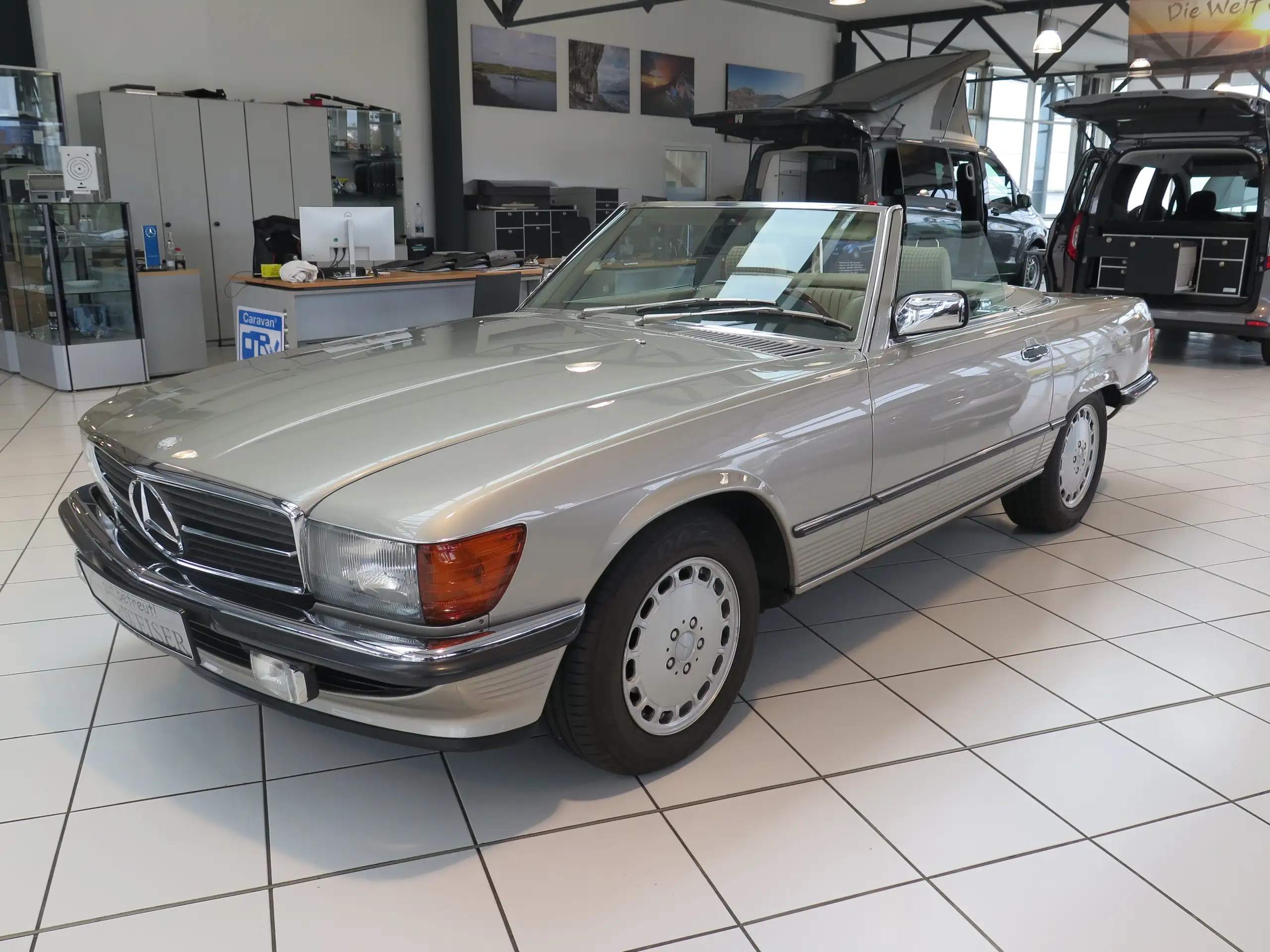 Mercedes-Benz - SL 300