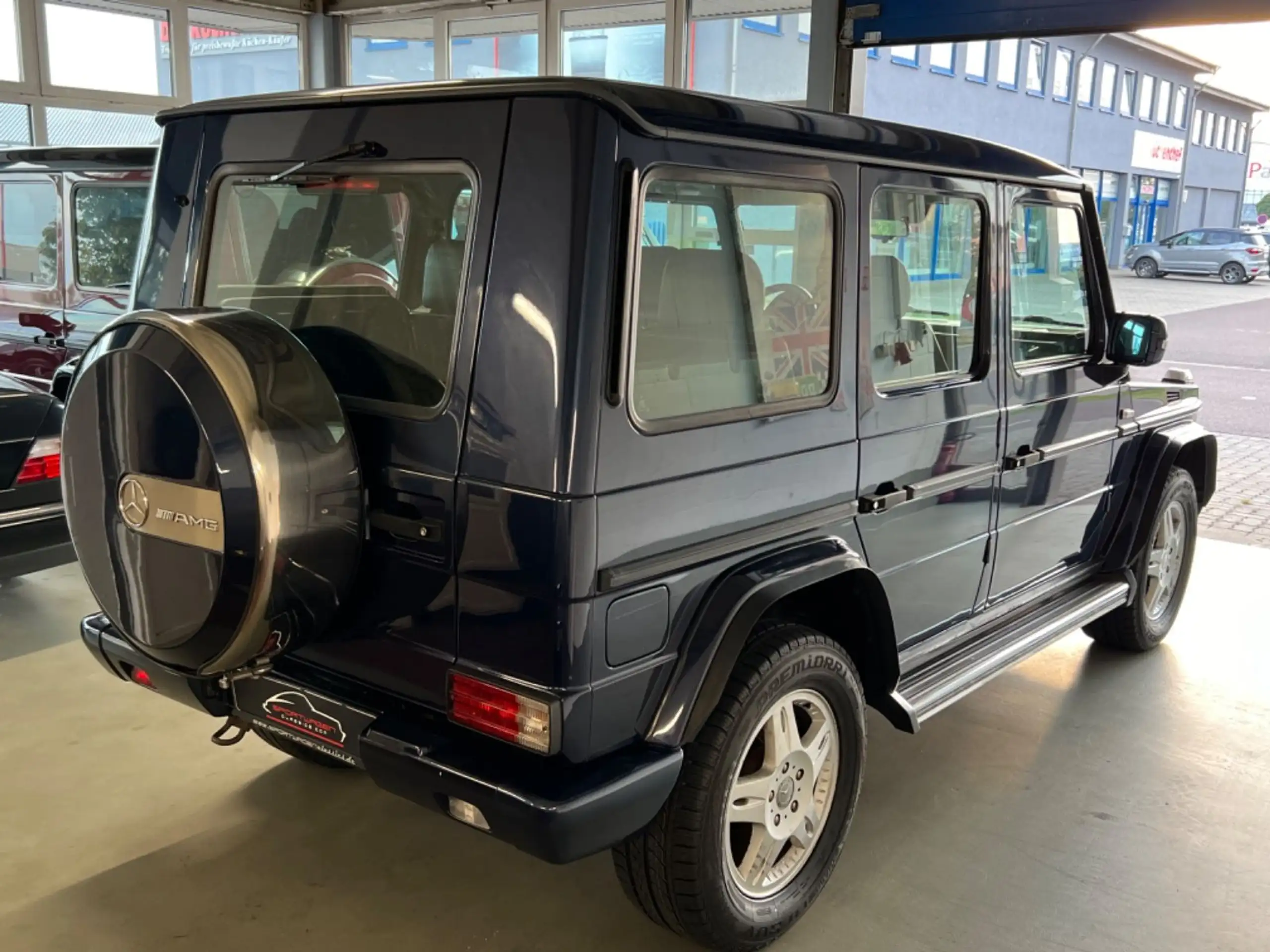 Mercedes-Benz - G 320