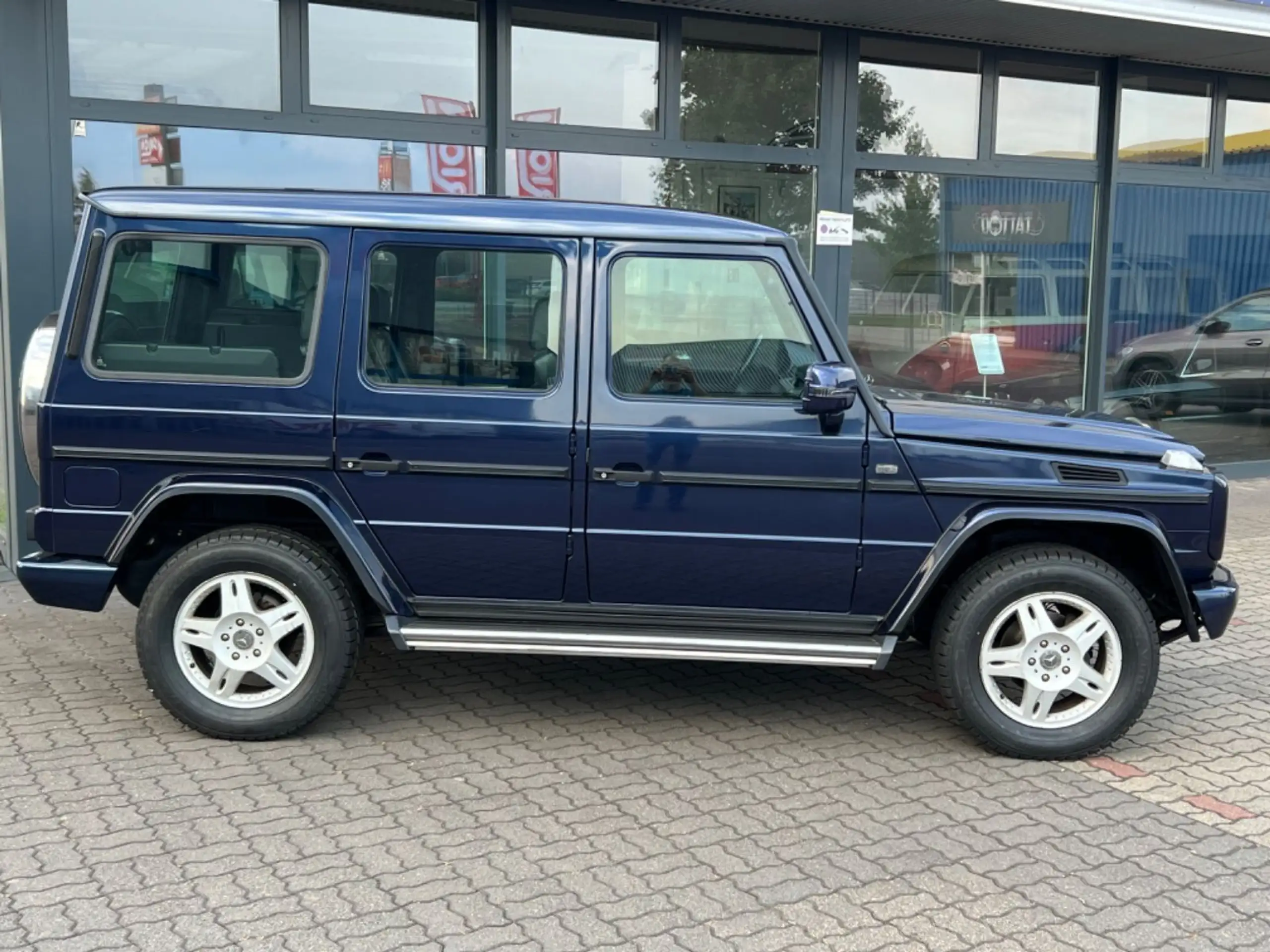 Mercedes-Benz - G 320