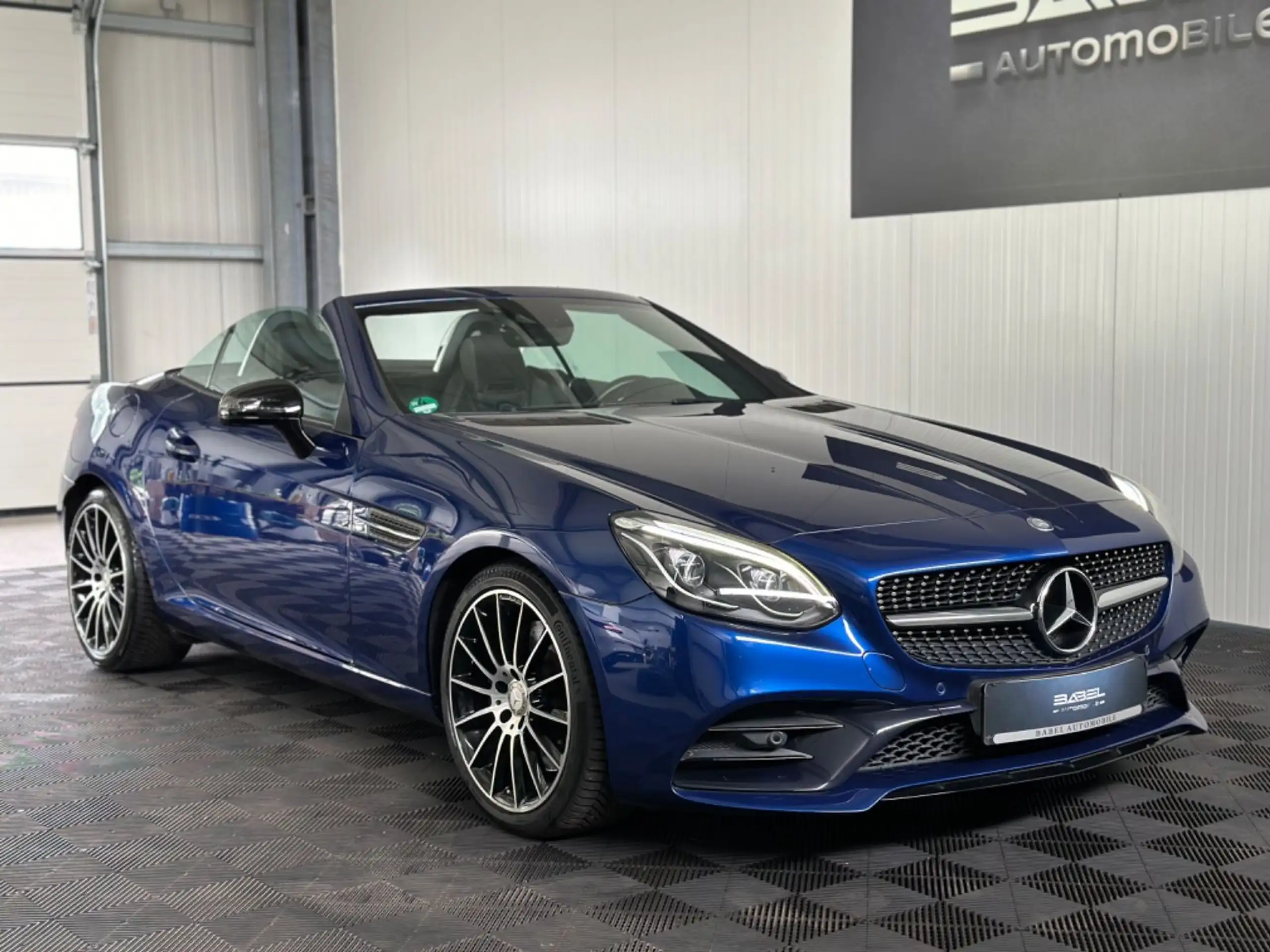 Mercedes-Benz - SLC 300