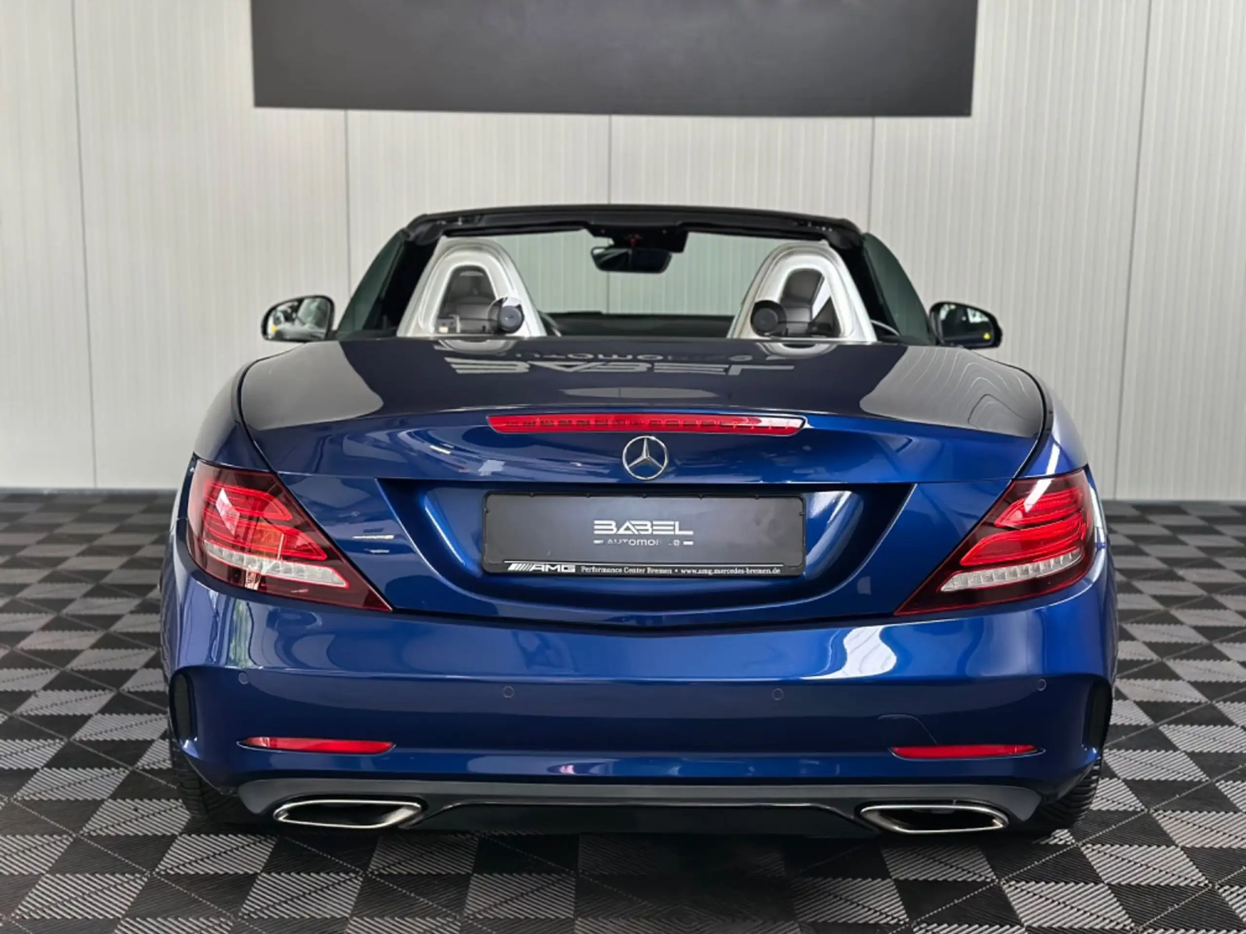 Mercedes-Benz - SLC 300