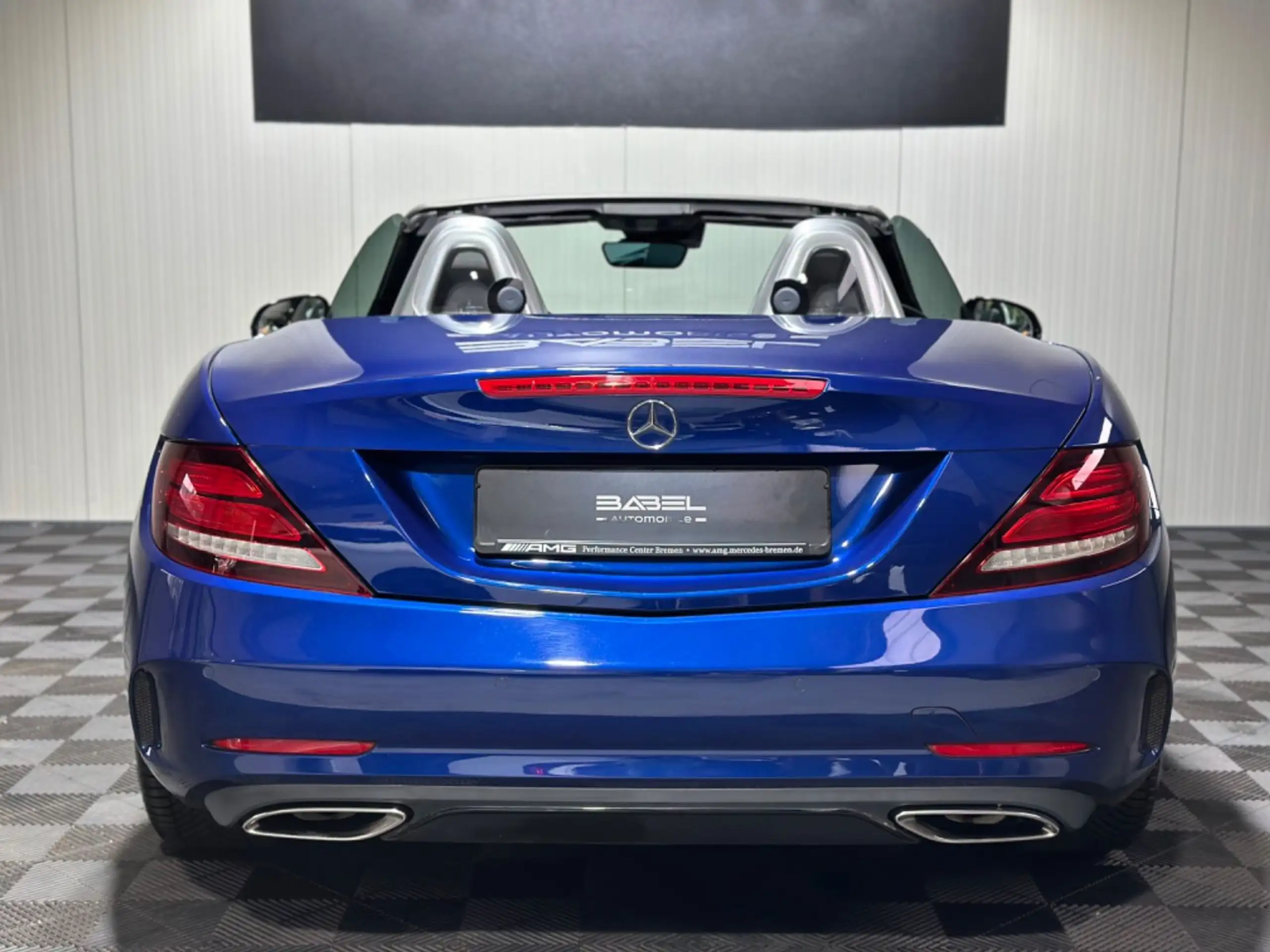 Mercedes-Benz - SLC 300