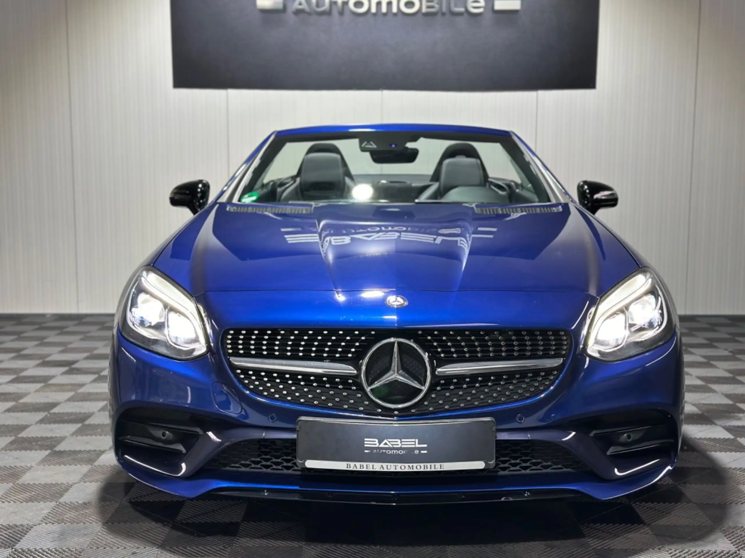 Mercedes-Benz - SLC 300