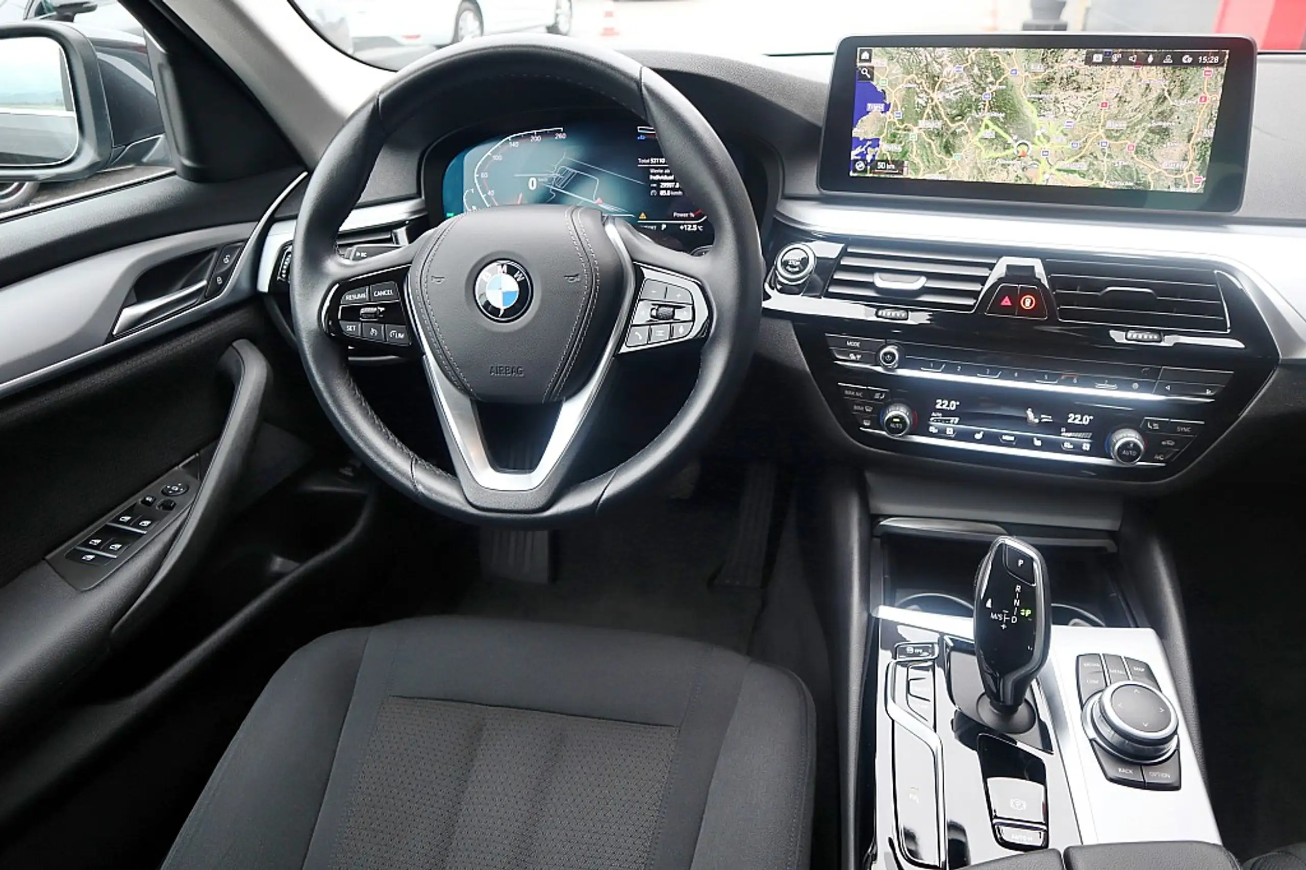 BMW - 520