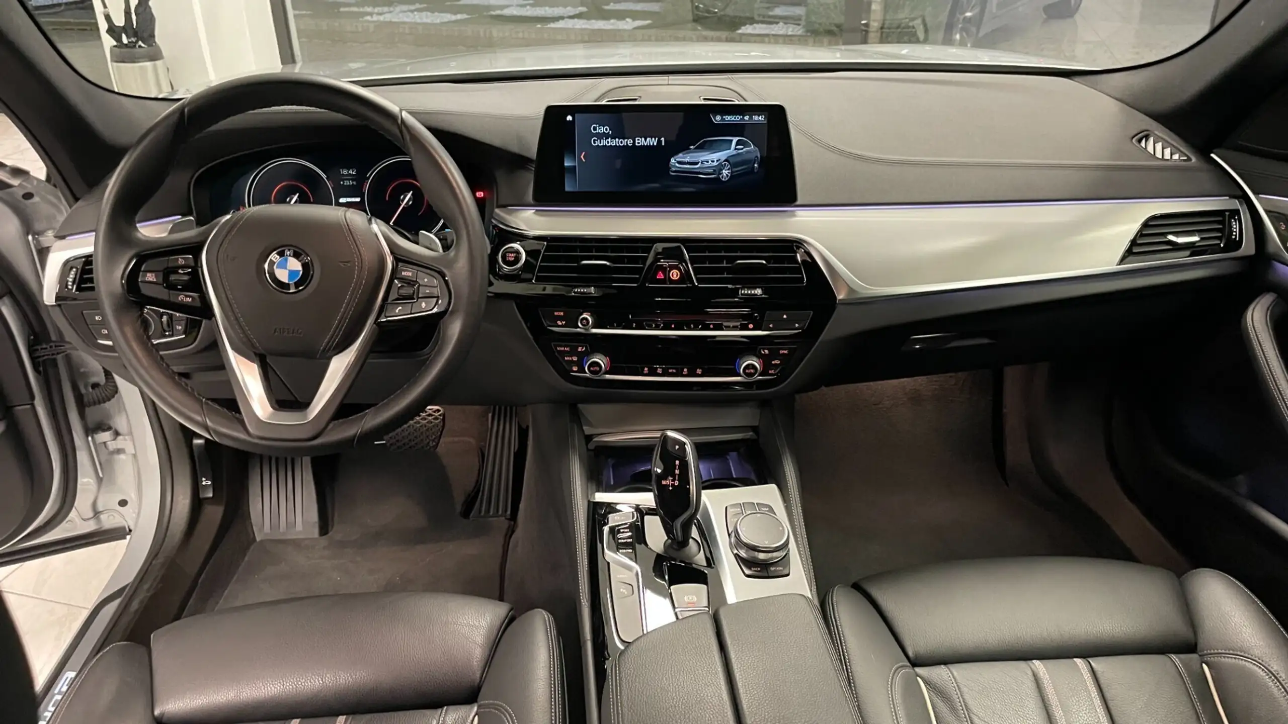 BMW - 530