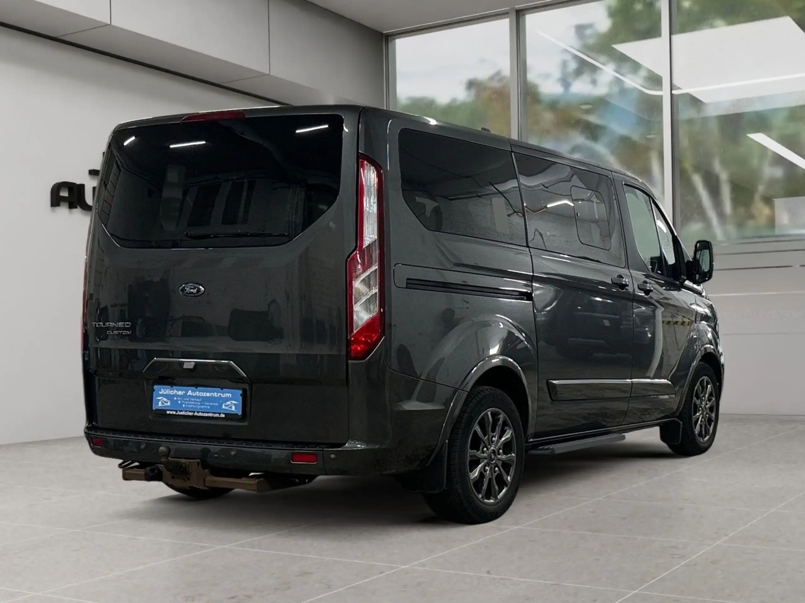 Ford - Tourneo Custom