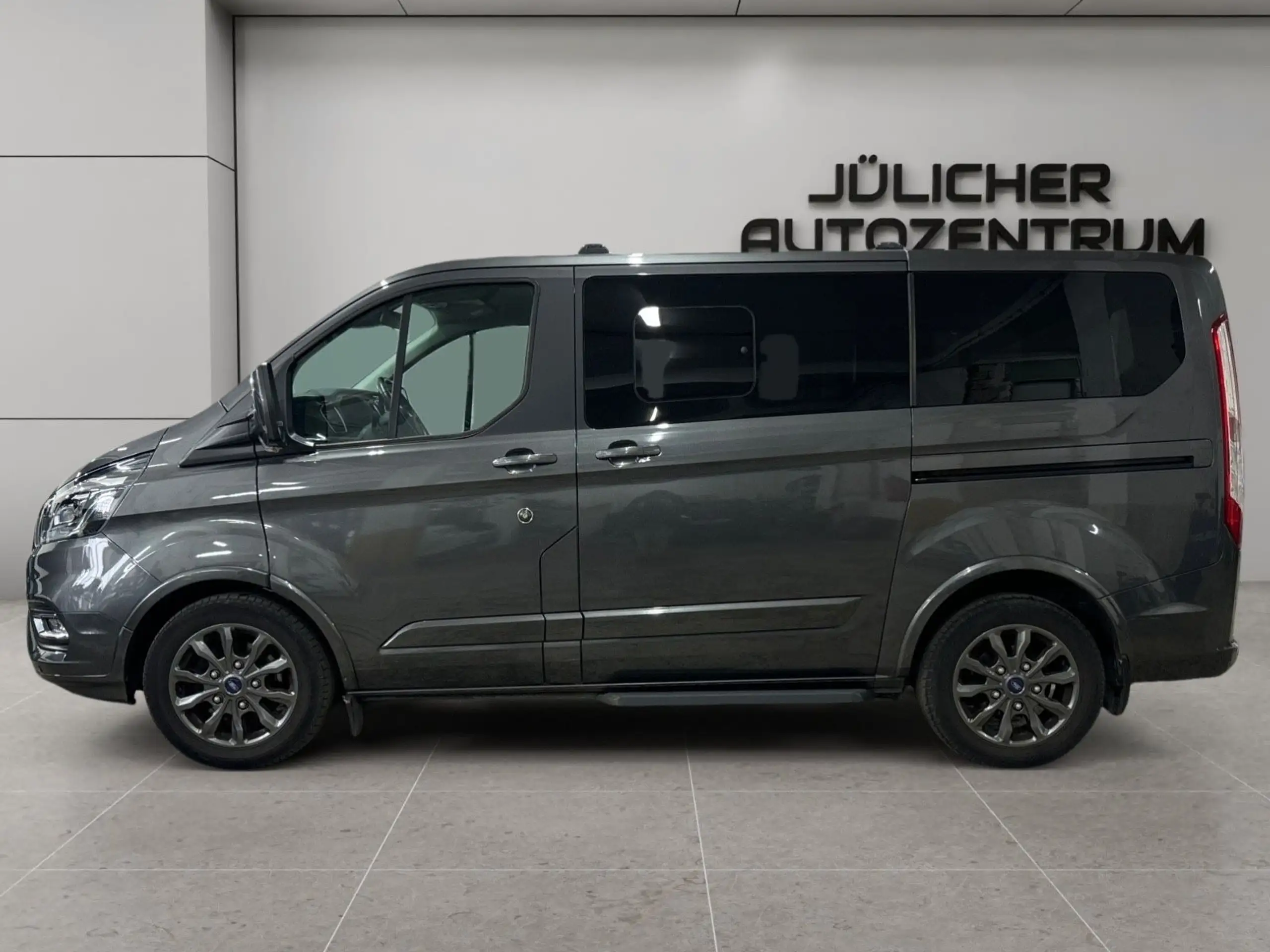 Ford - Tourneo Custom