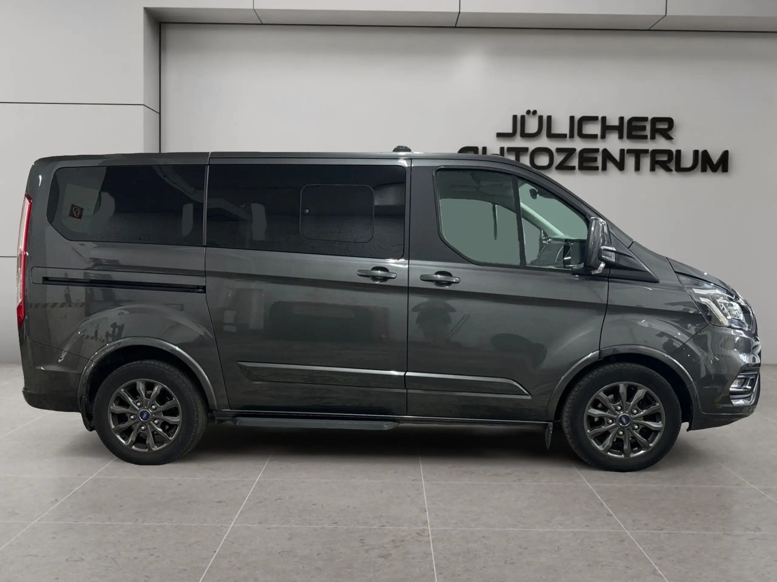 Ford - Tourneo Custom