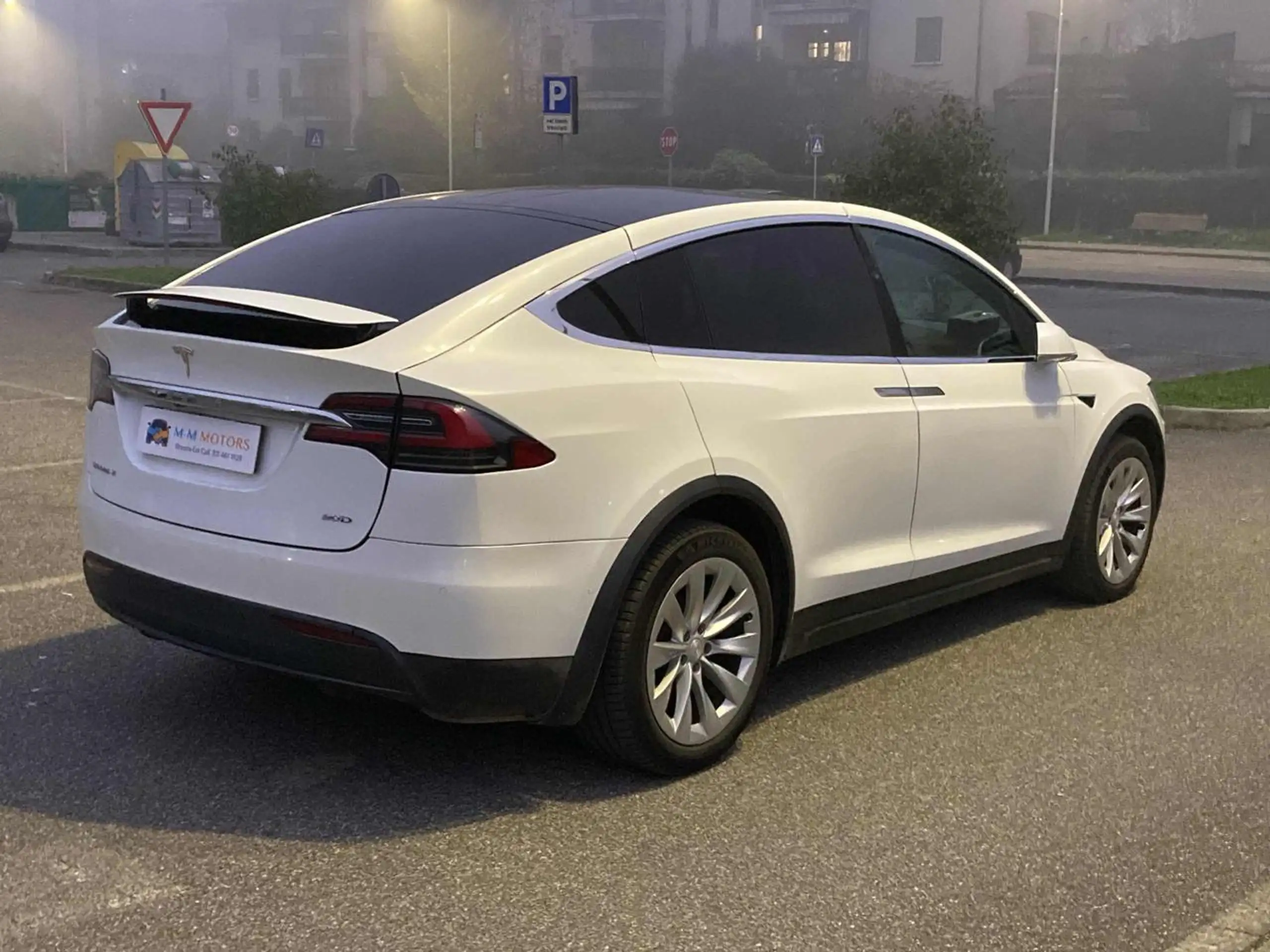 Tesla - Model X