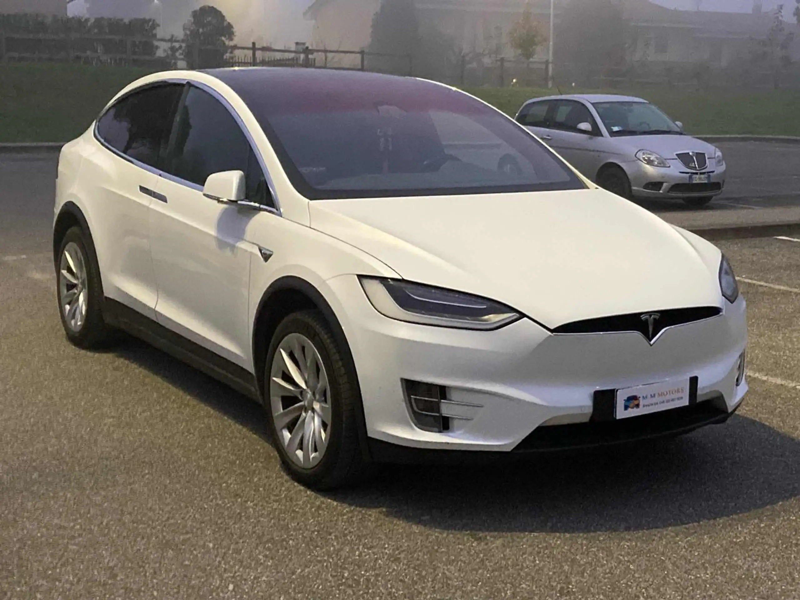 Tesla - Model X