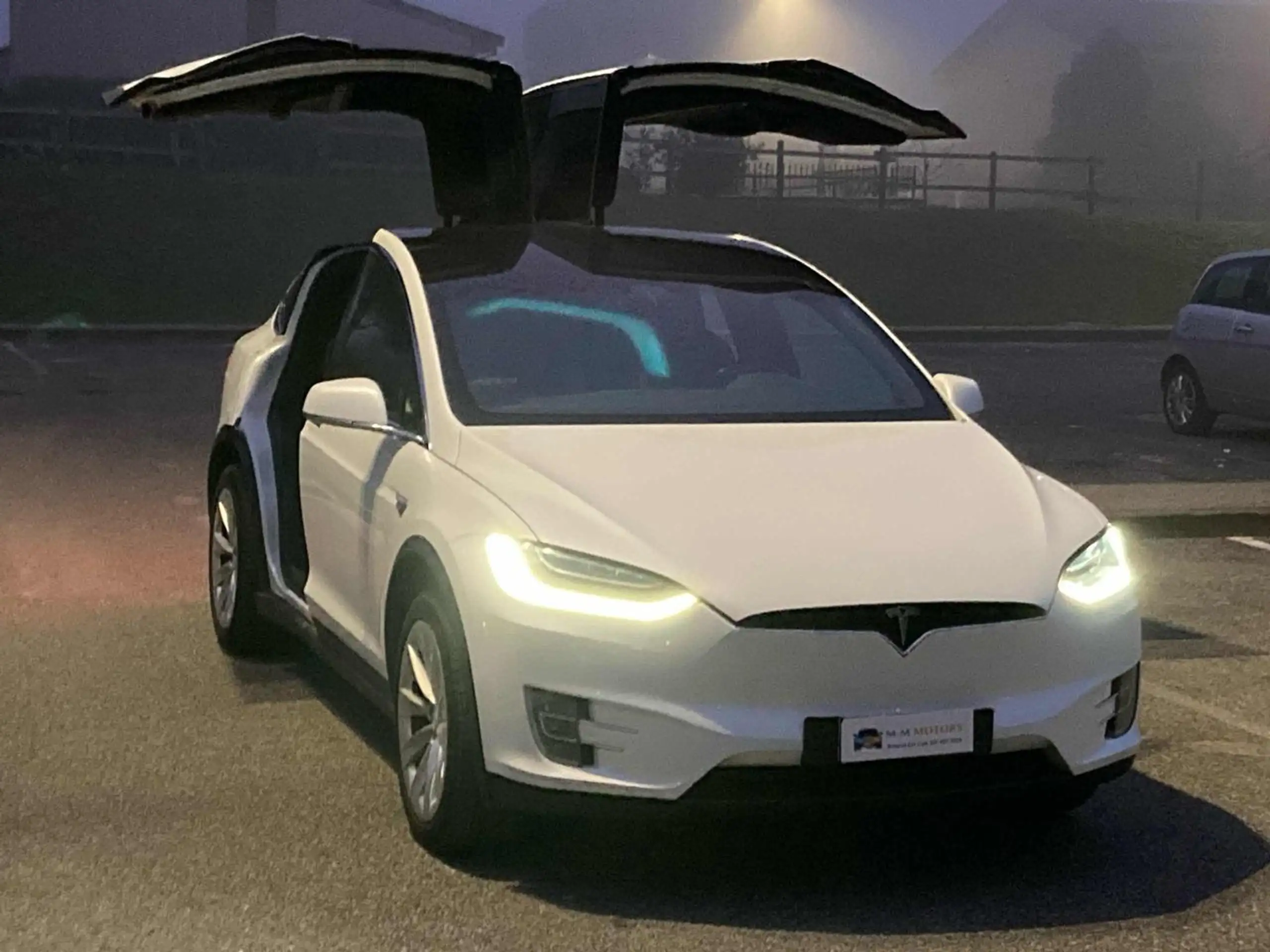 Tesla - Model X