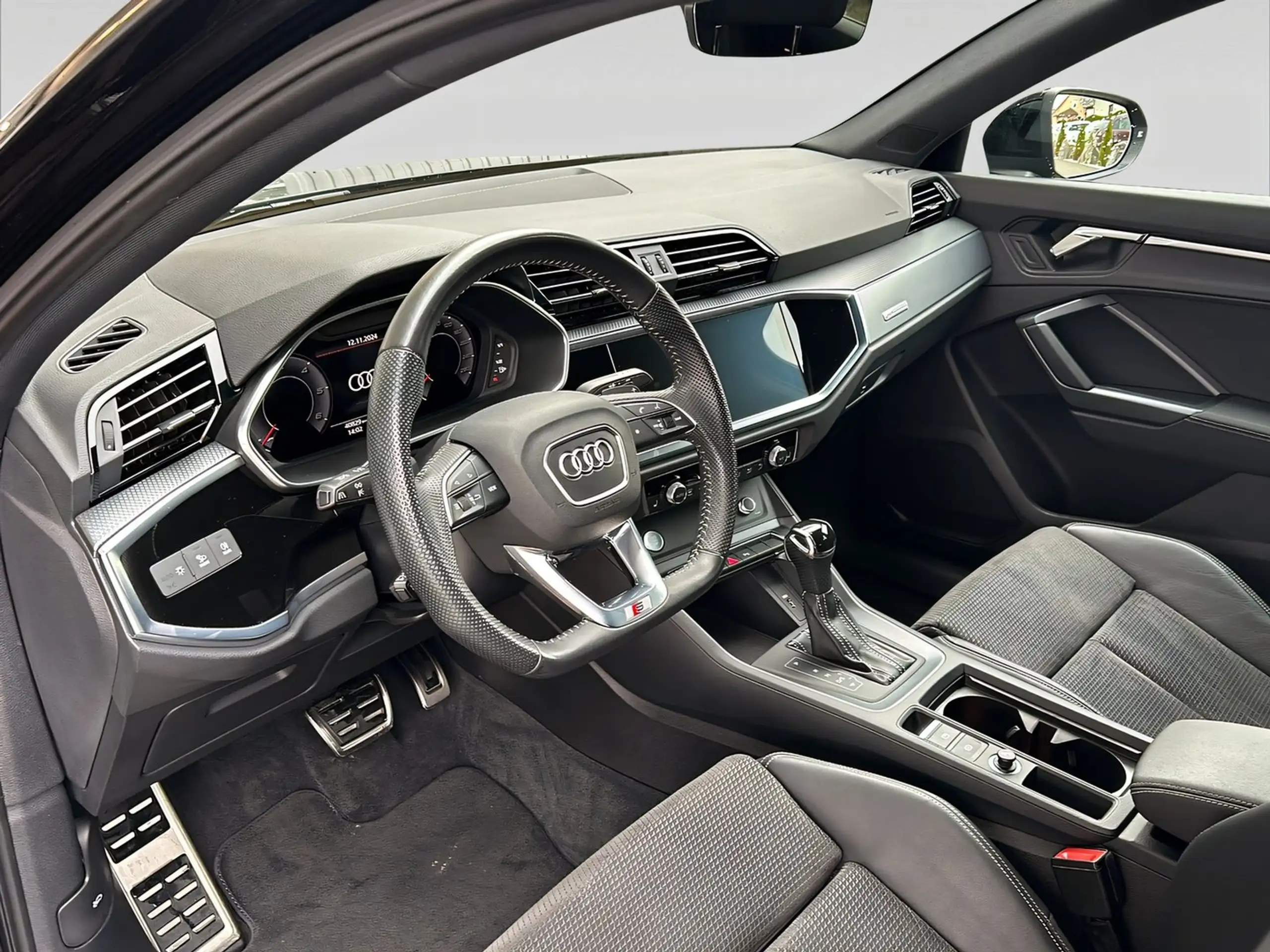 Audi - Q3