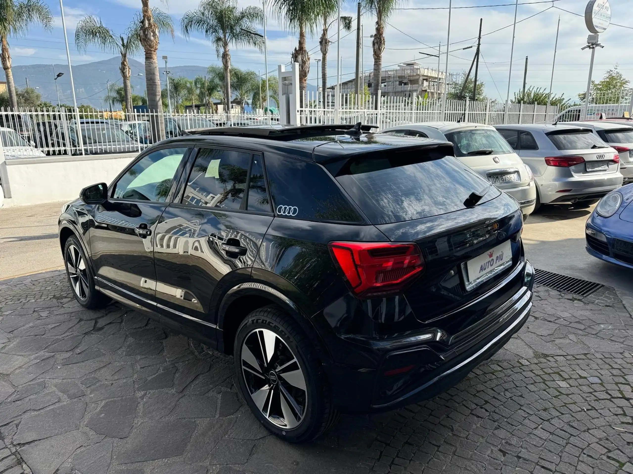 Audi - Q2