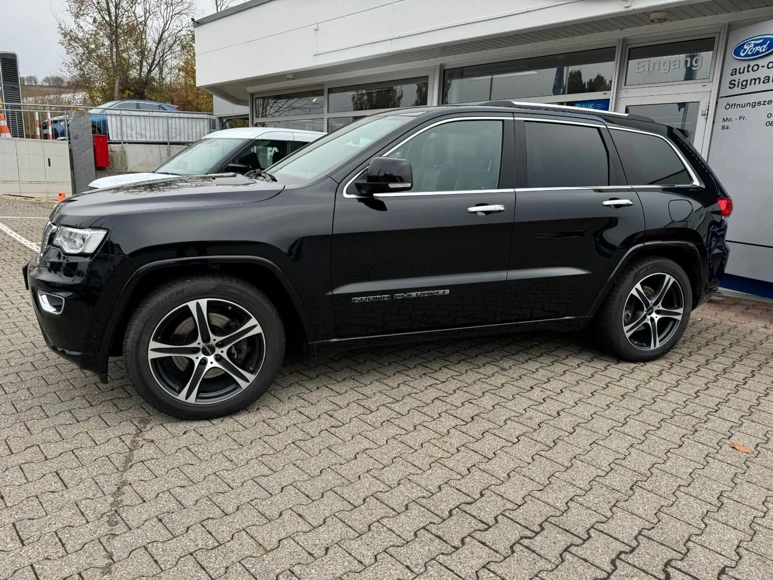 Jeep - Grand Cherokee