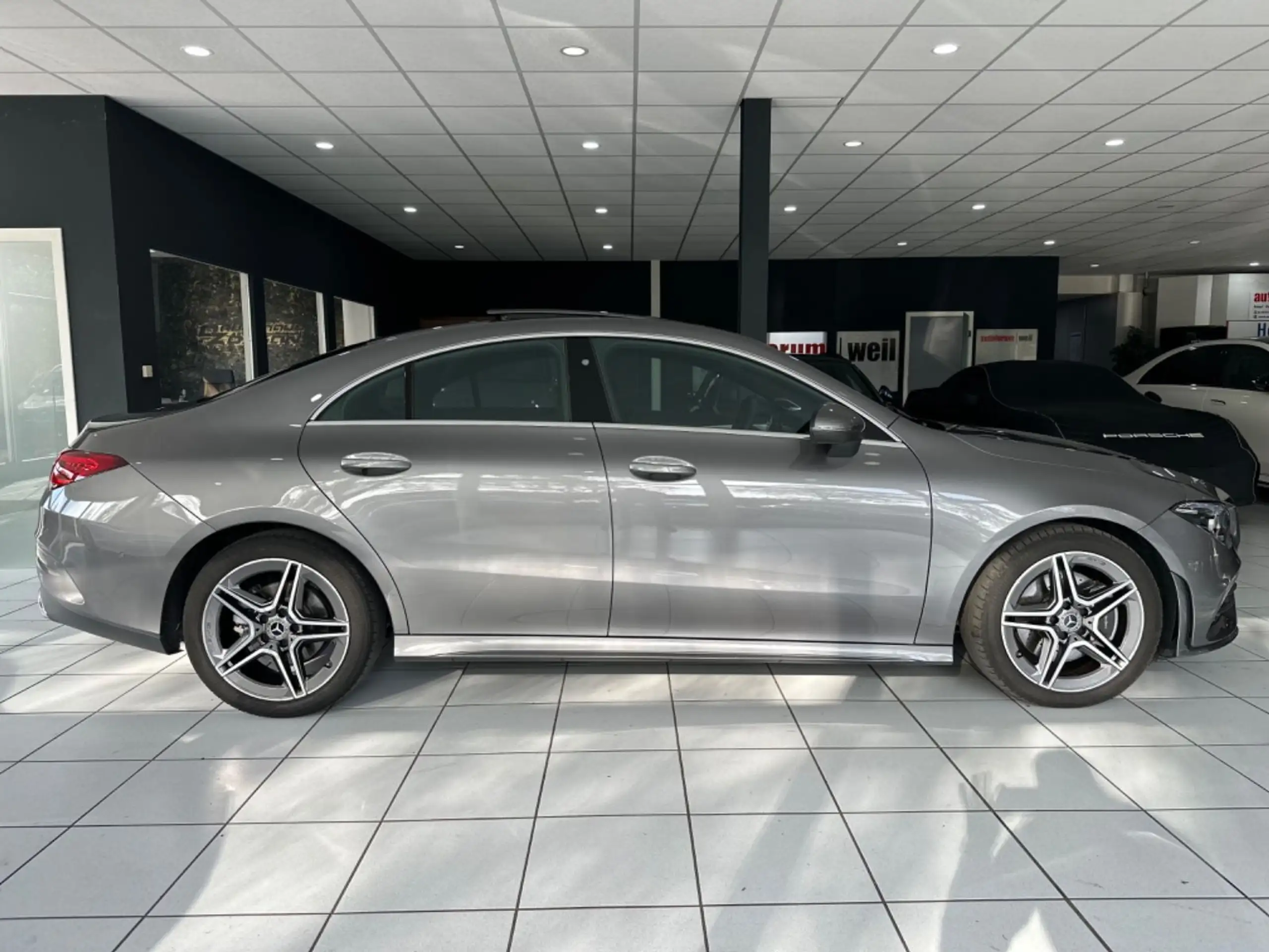 Mercedes-Benz - CLA 220