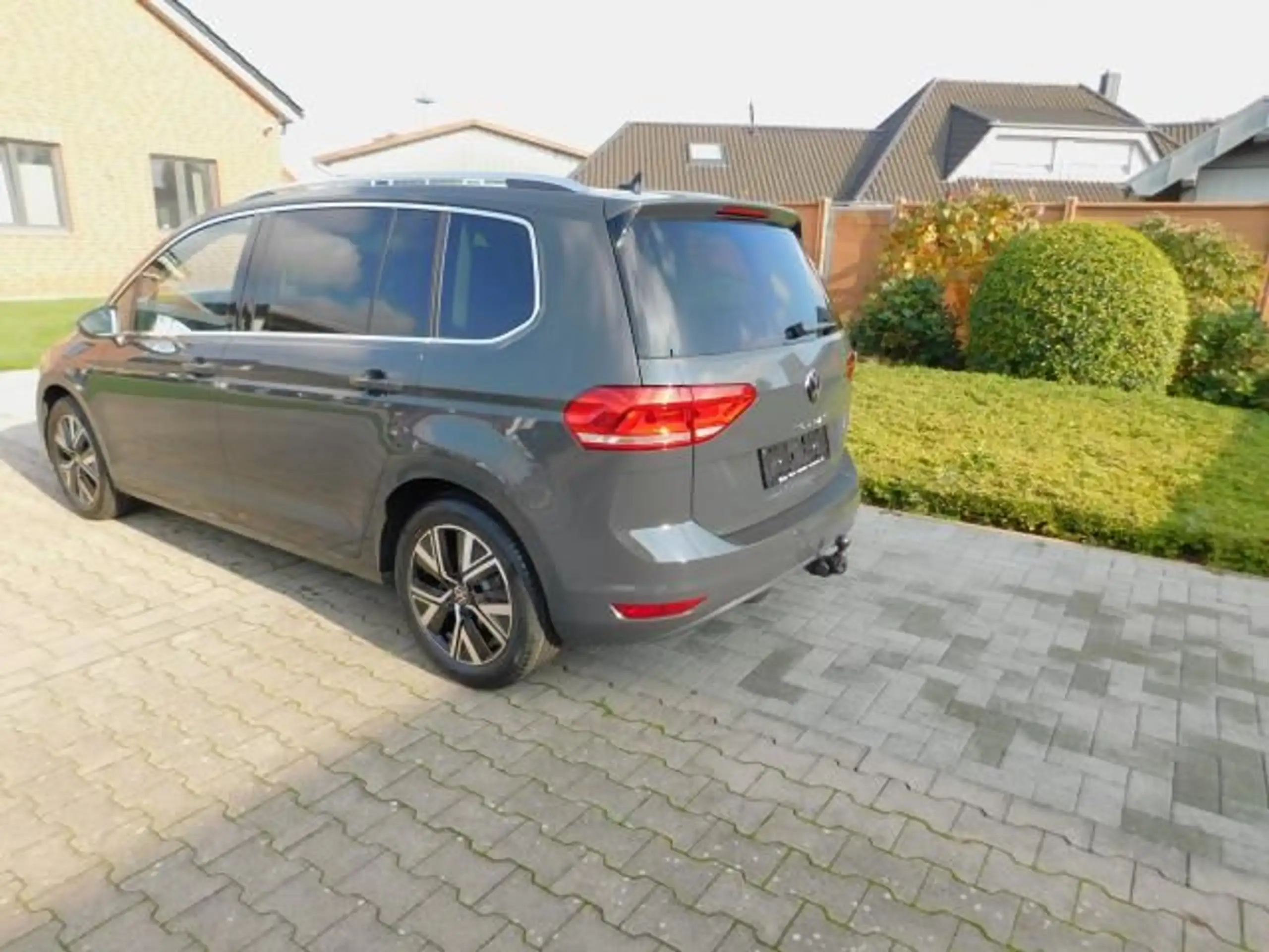 Volkswagen - Touran