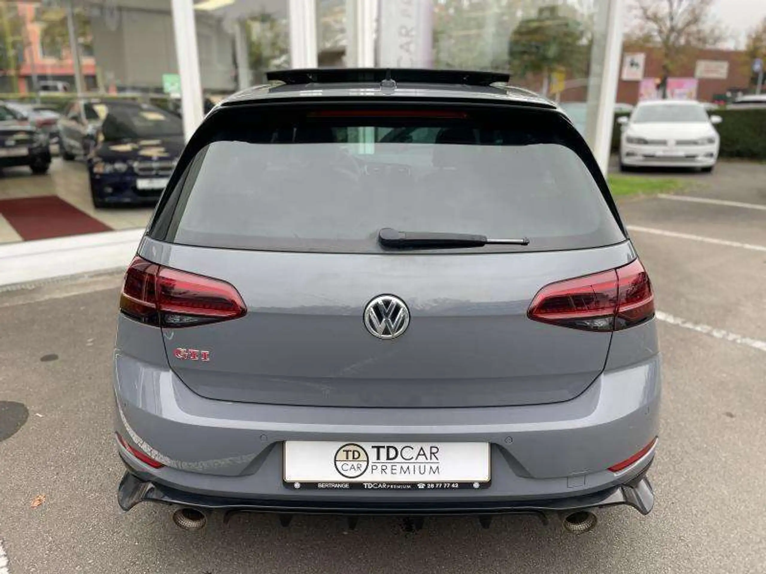 Volkswagen - Golf