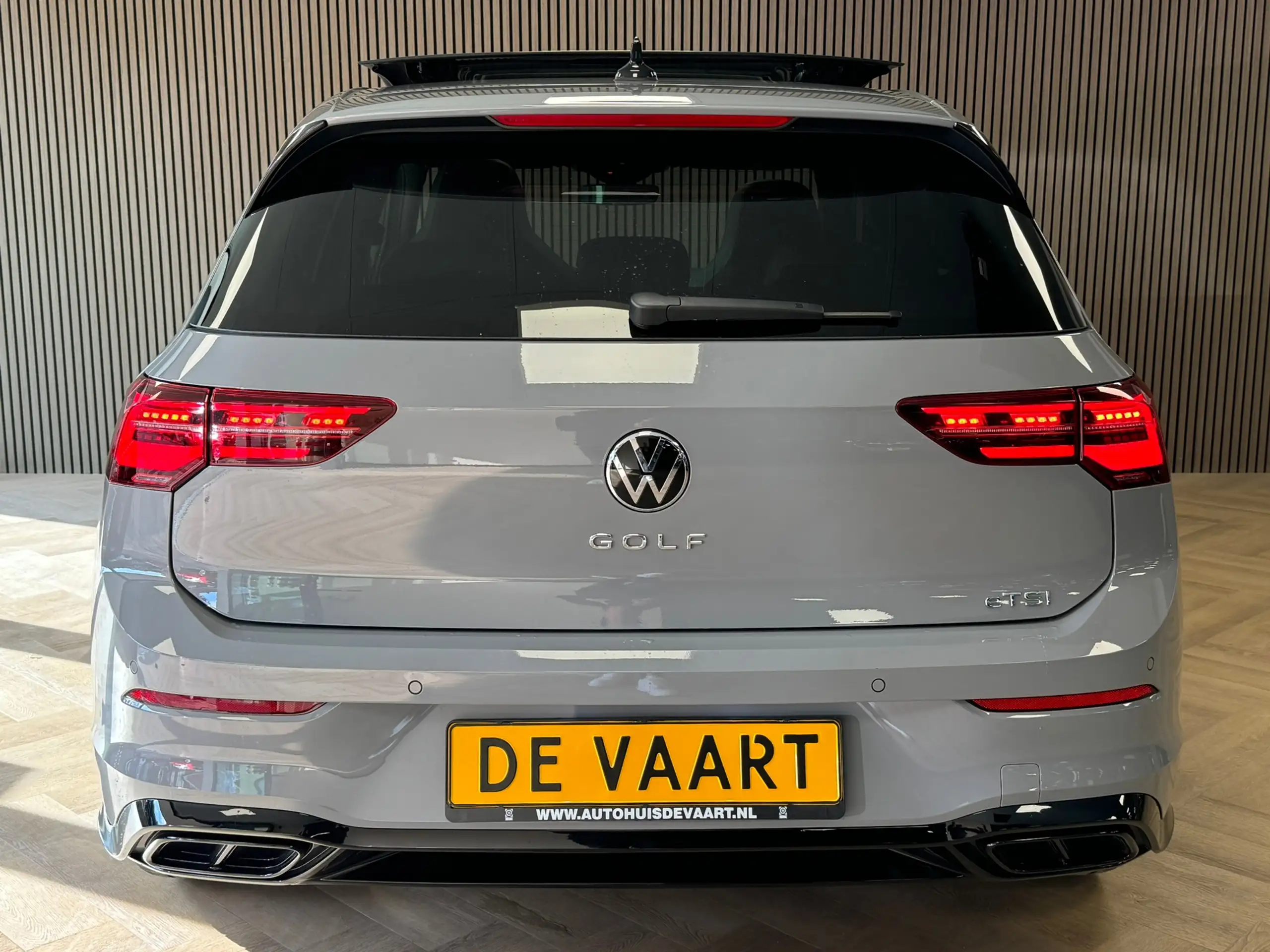 Volkswagen - Golf