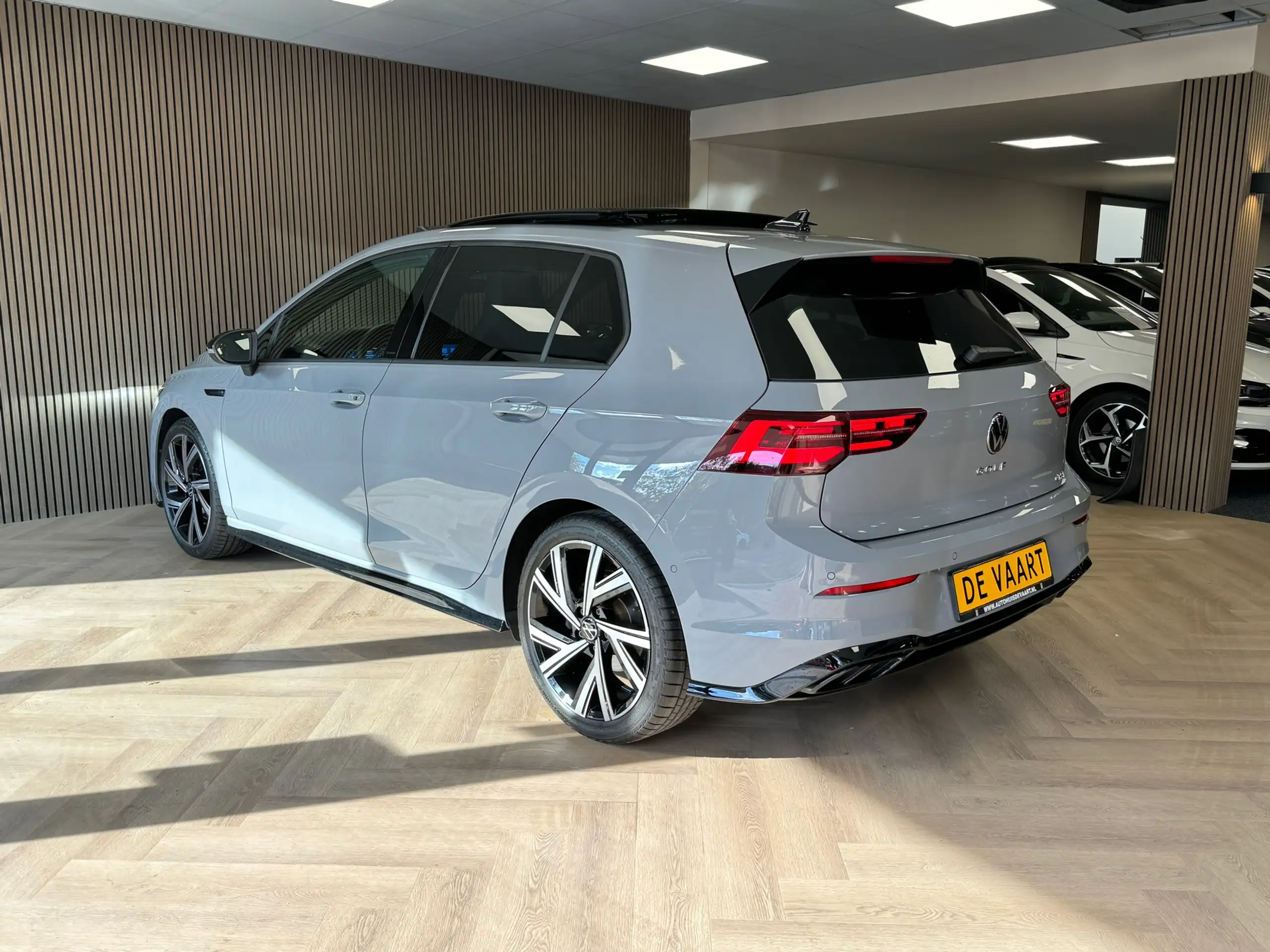 Volkswagen - Golf