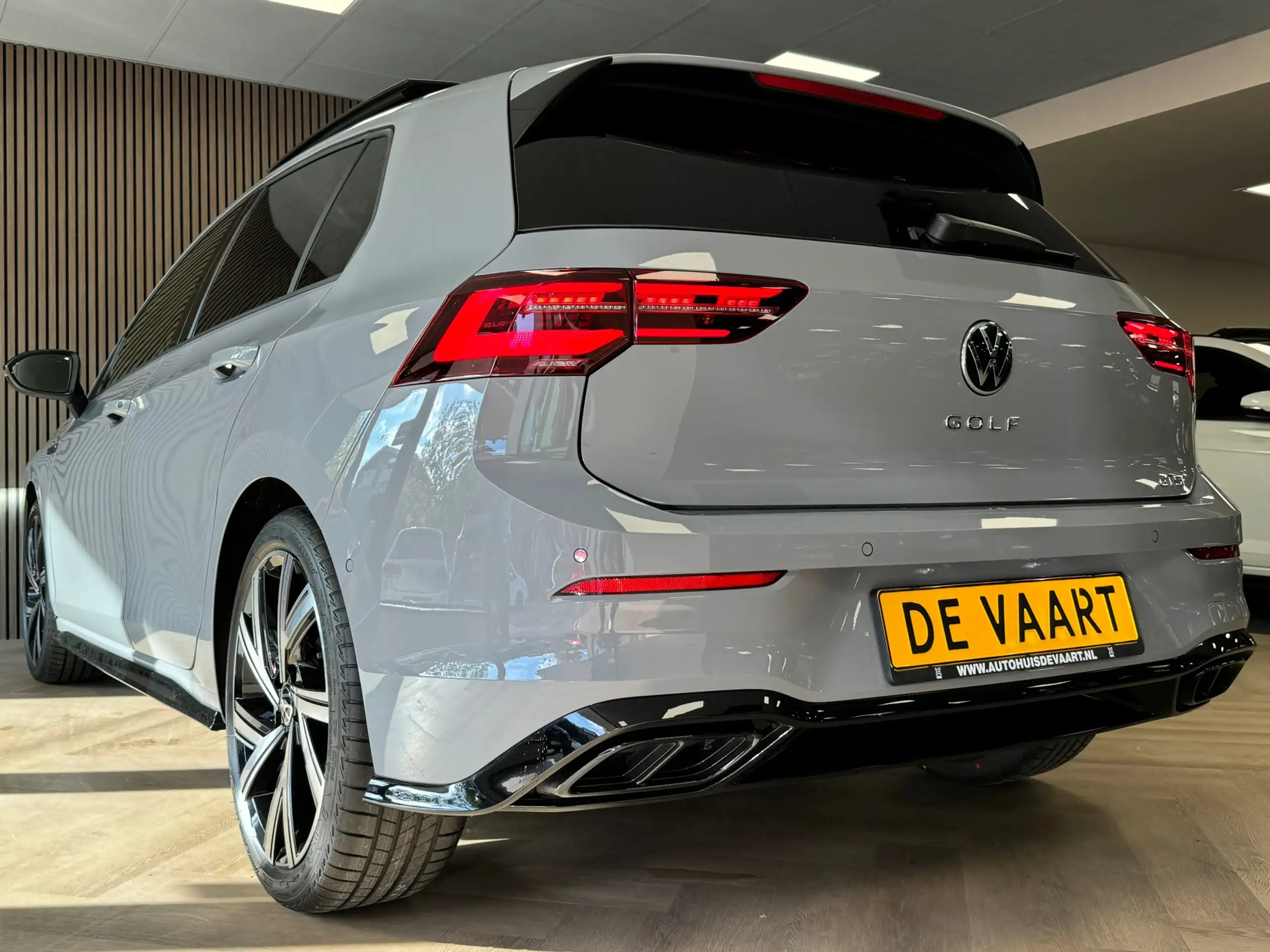 Volkswagen - Golf