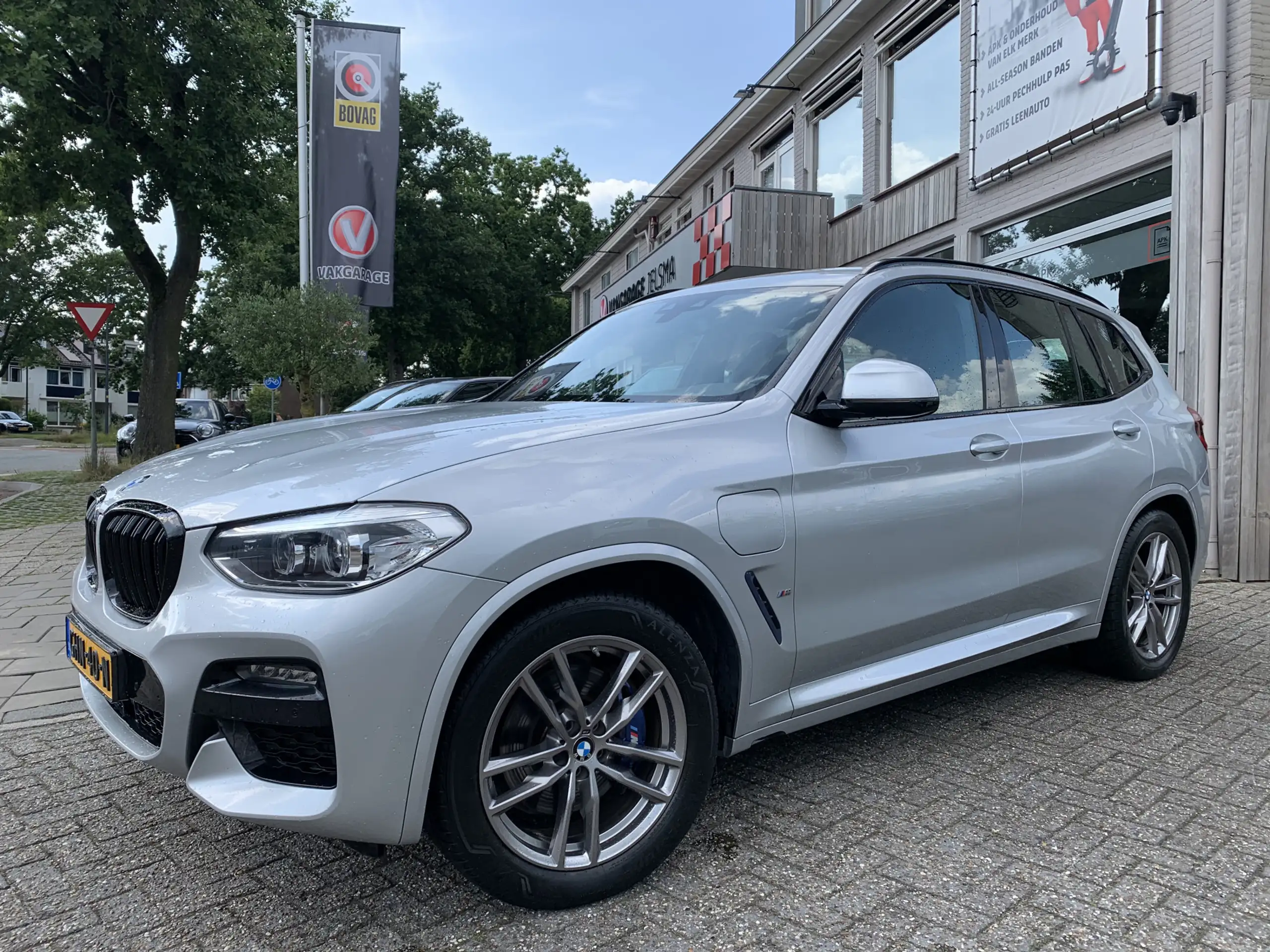 BMW - X3