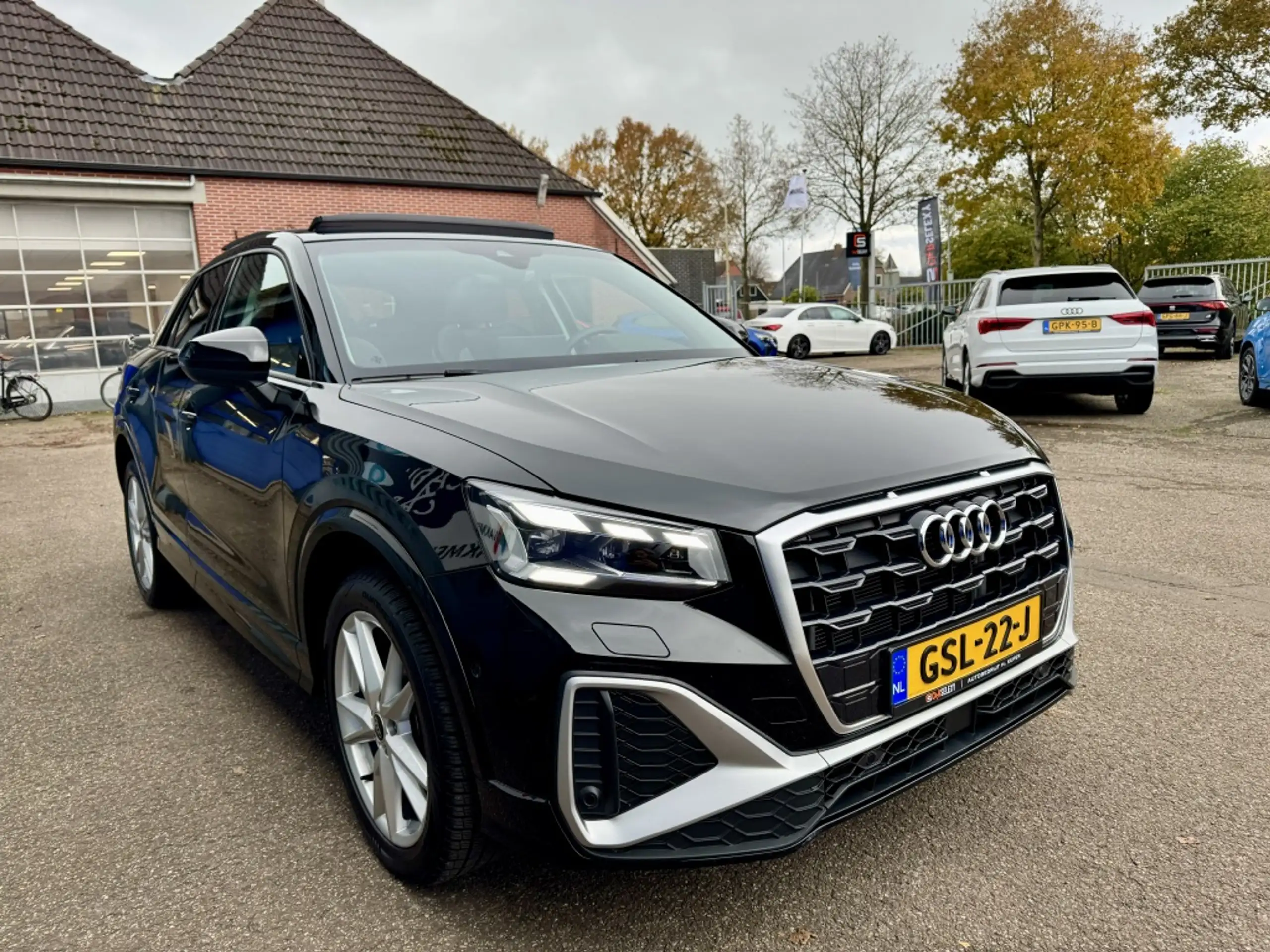 Audi - Q2