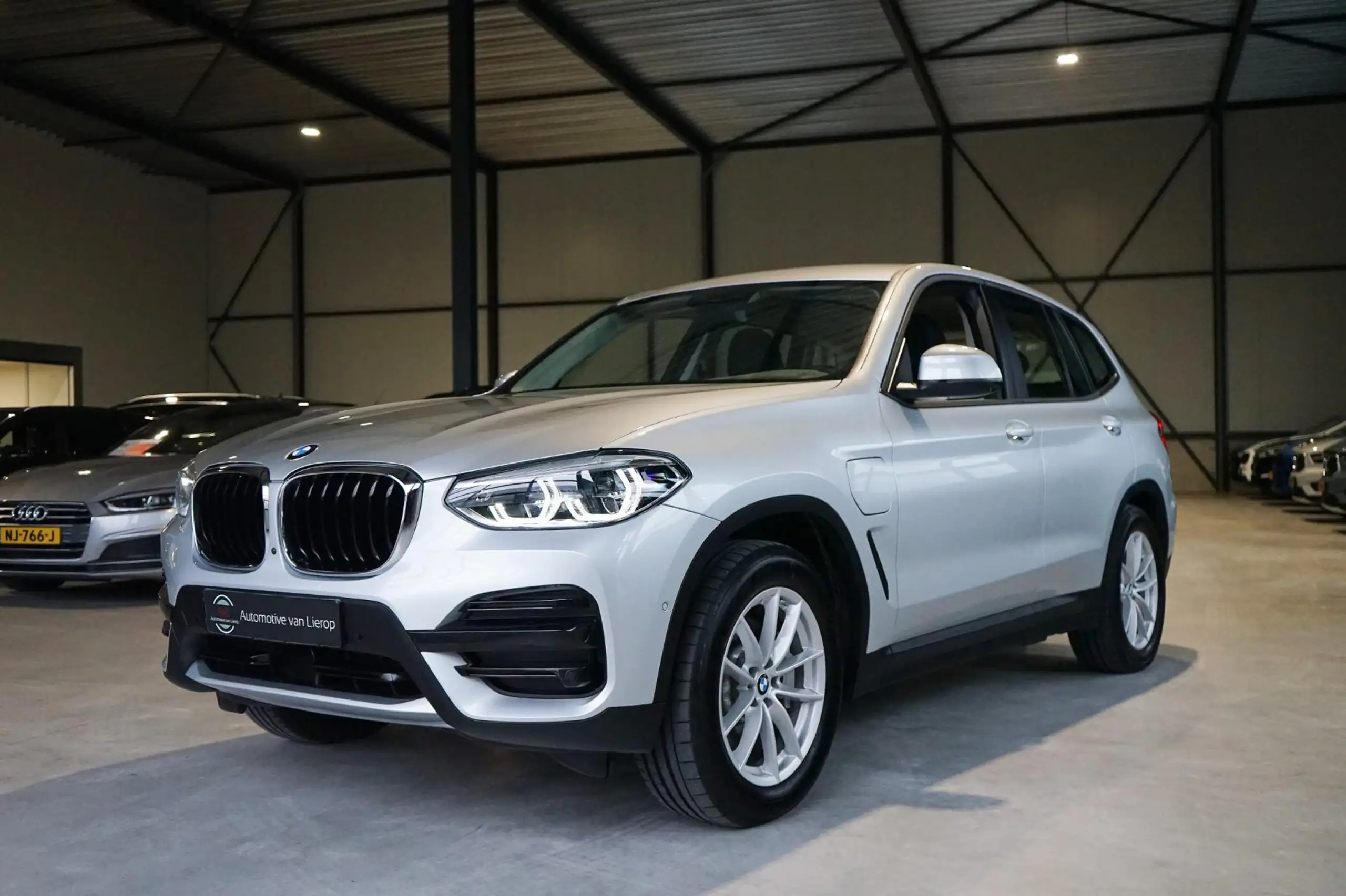 BMW - X3