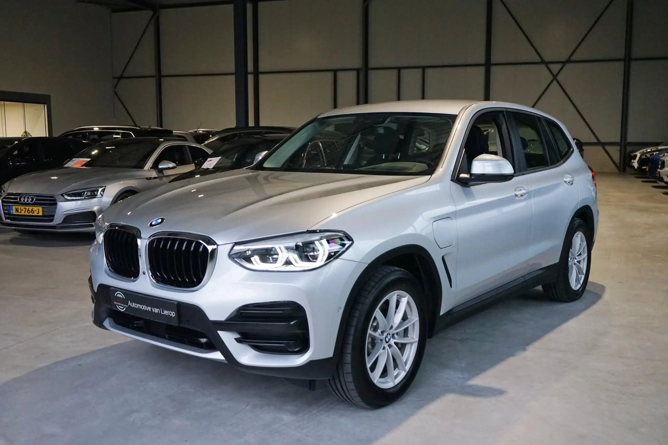 BMW - X3