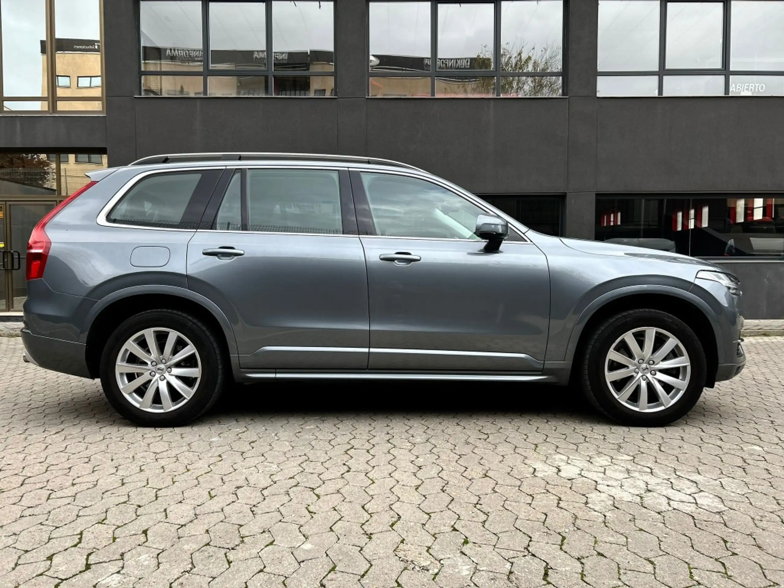 Volvo - XC90