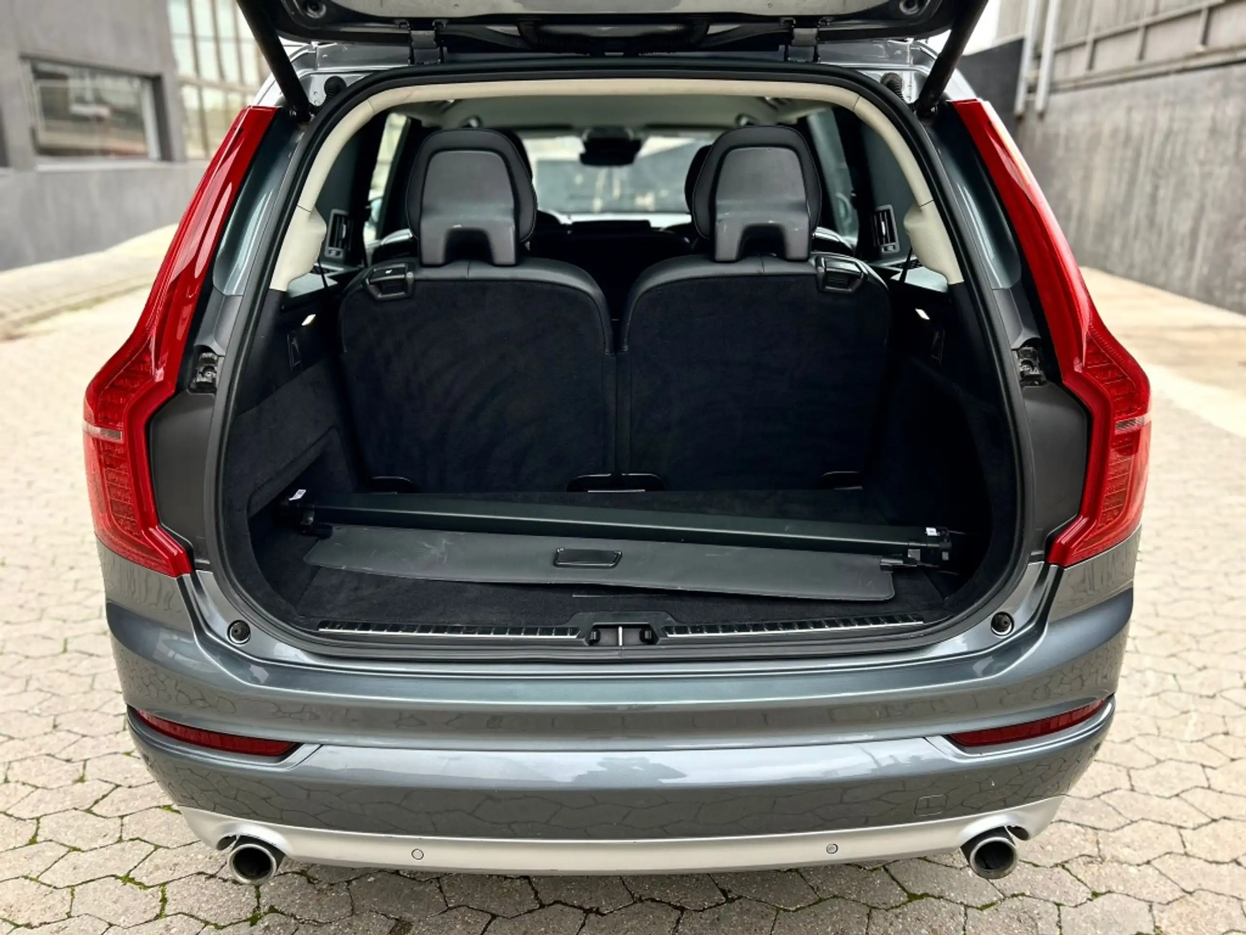 Volvo - XC90