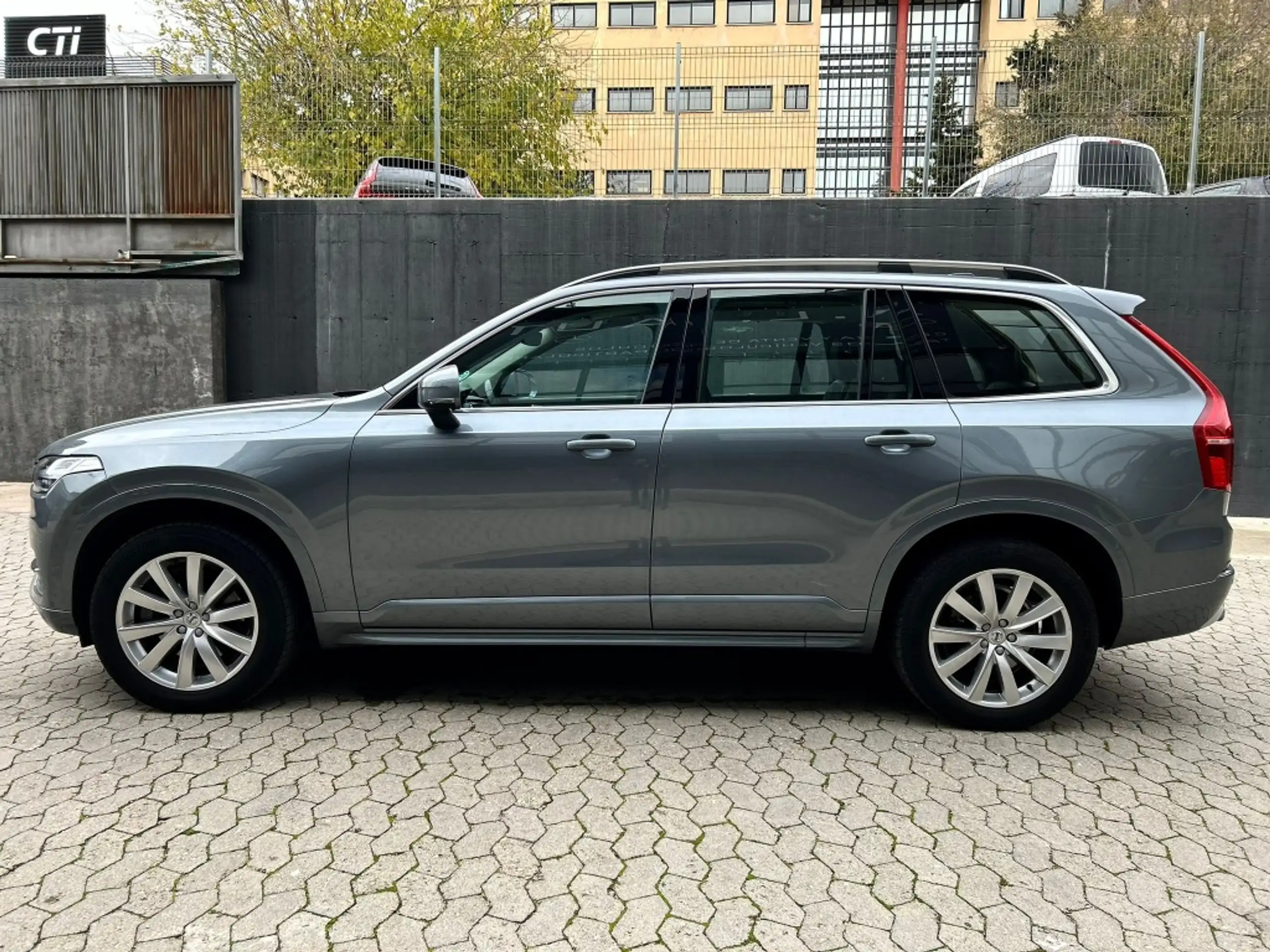 Volvo - XC90