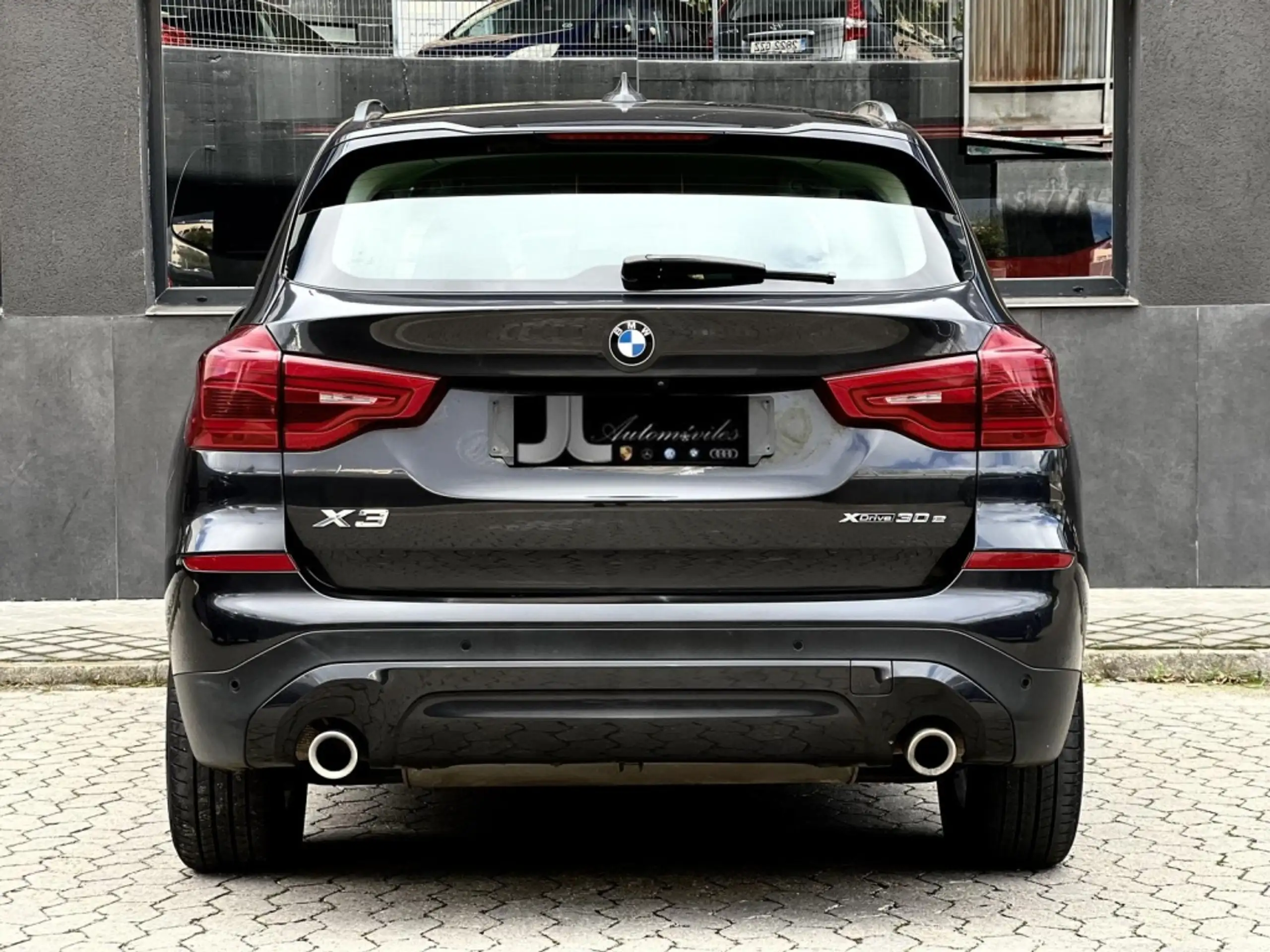 BMW - X3