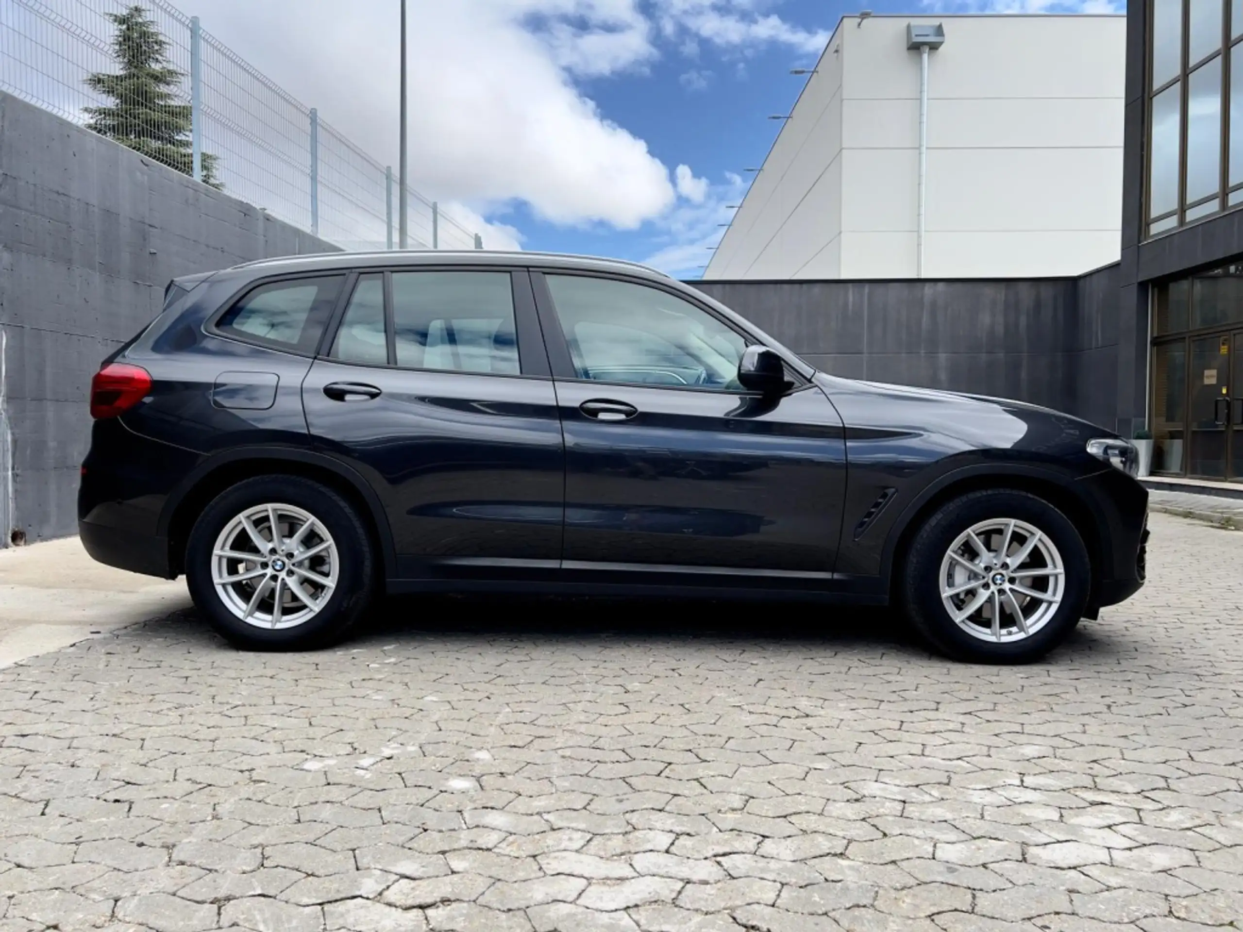 BMW - X3