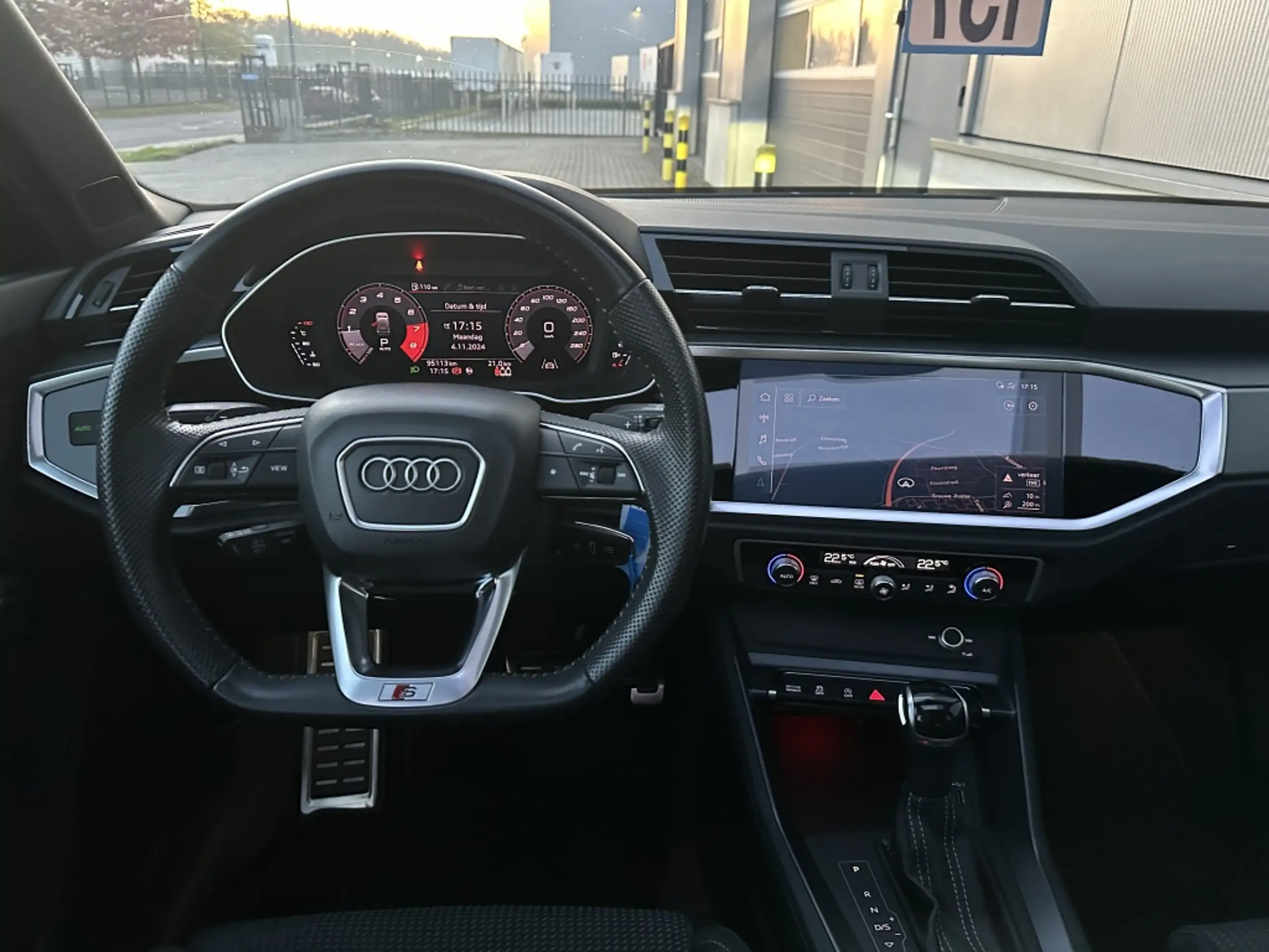 Audi - Q3