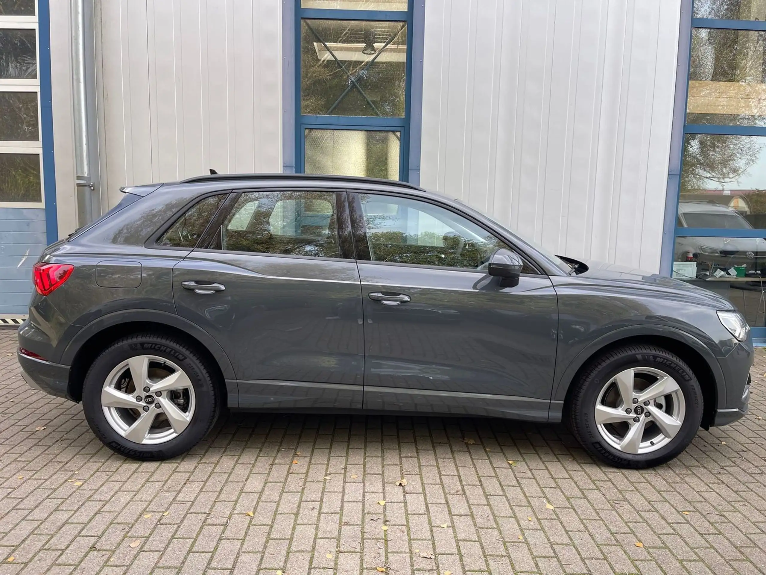 Audi - Q3