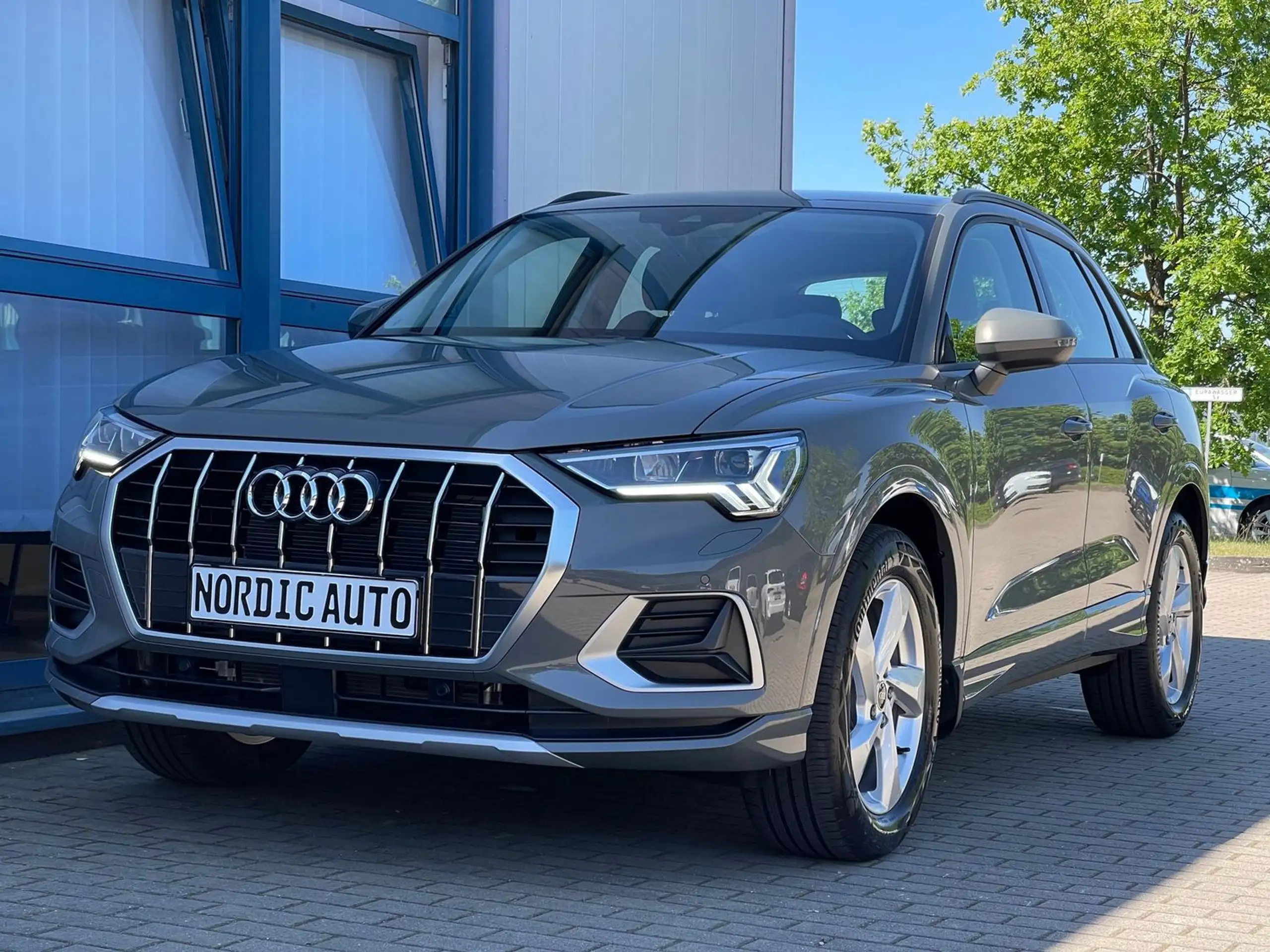 Audi - Q3