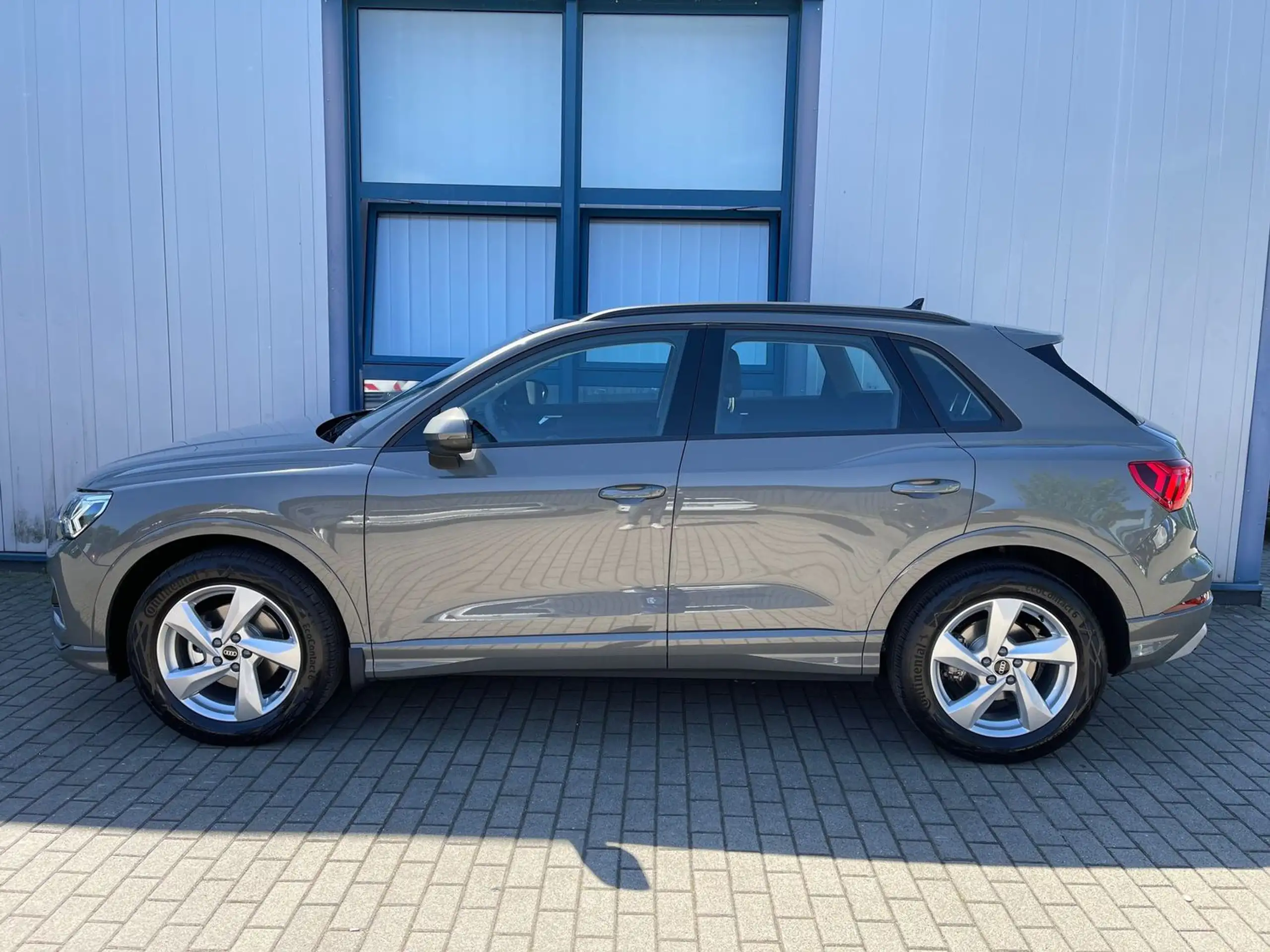 Audi - Q3