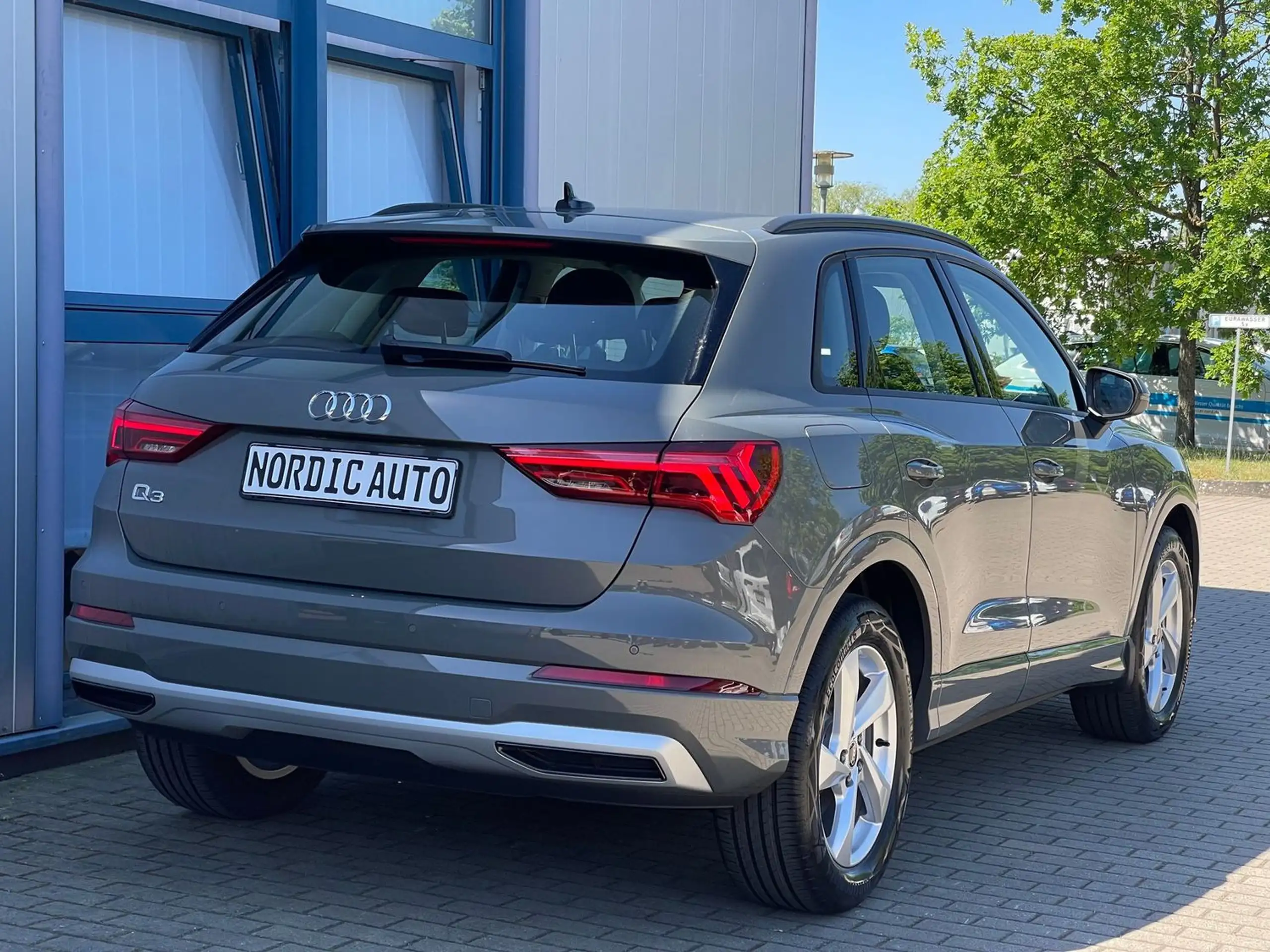 Audi - Q3